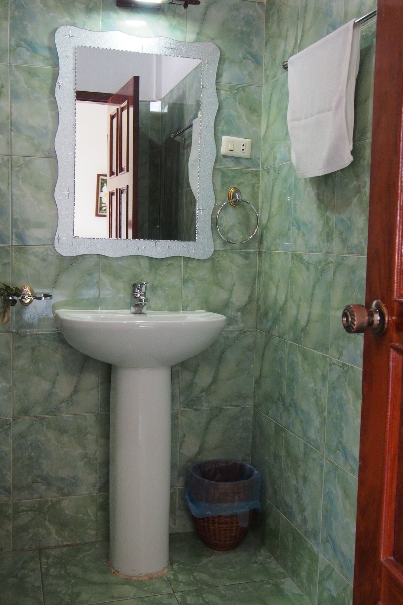 Lalco AR Hotel