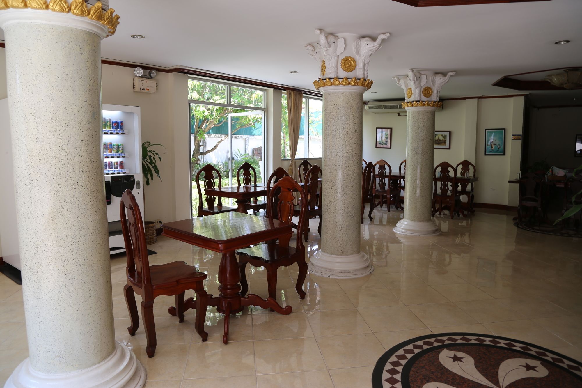 Lalco AR Hotel