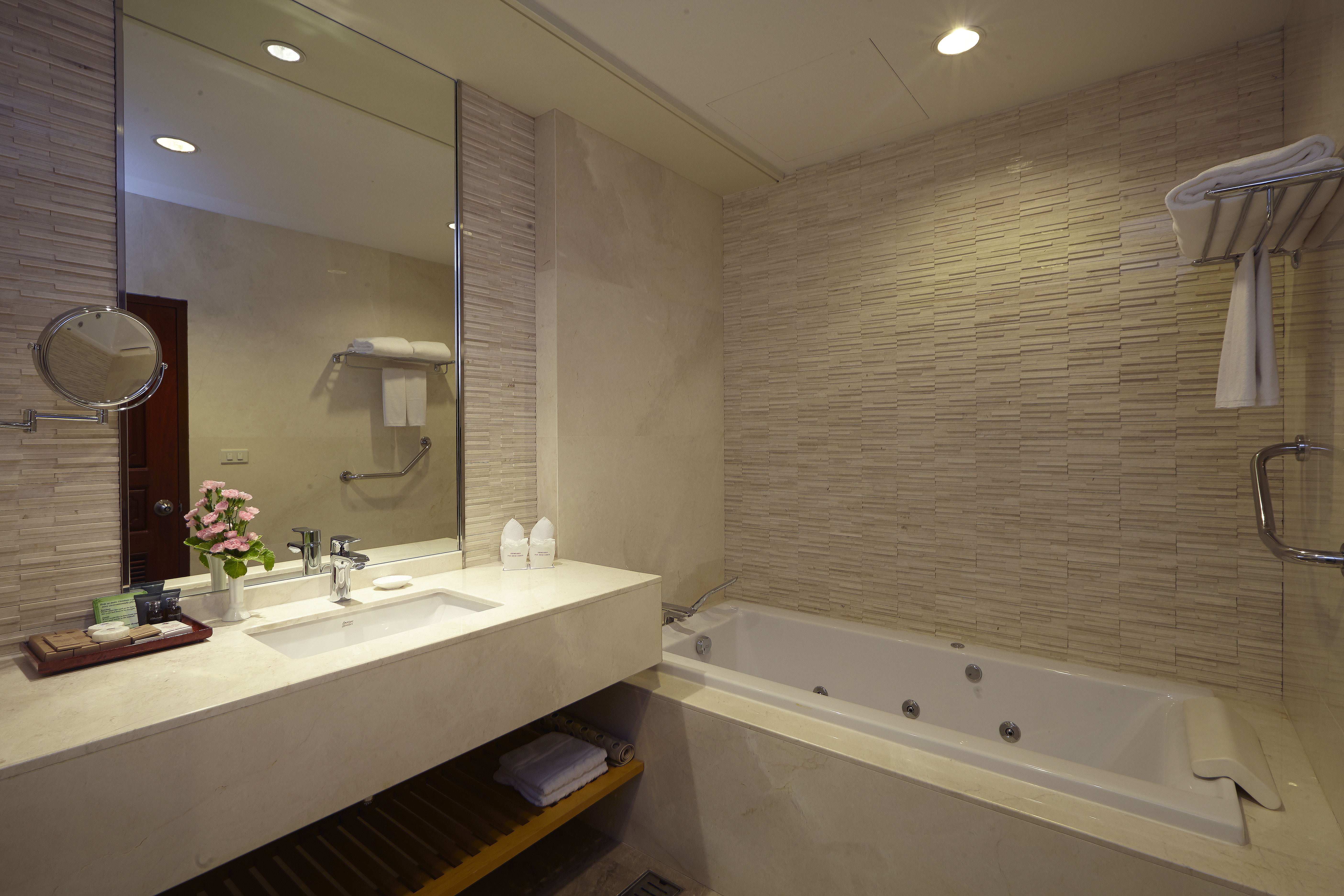 Lao Plaza Hotel