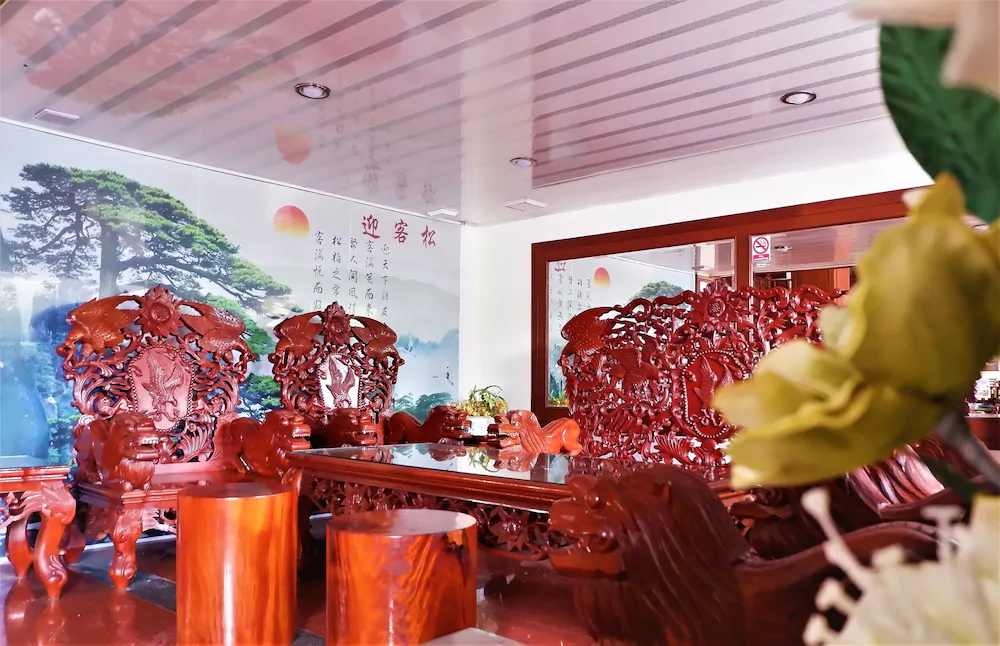 Lyly Hotel