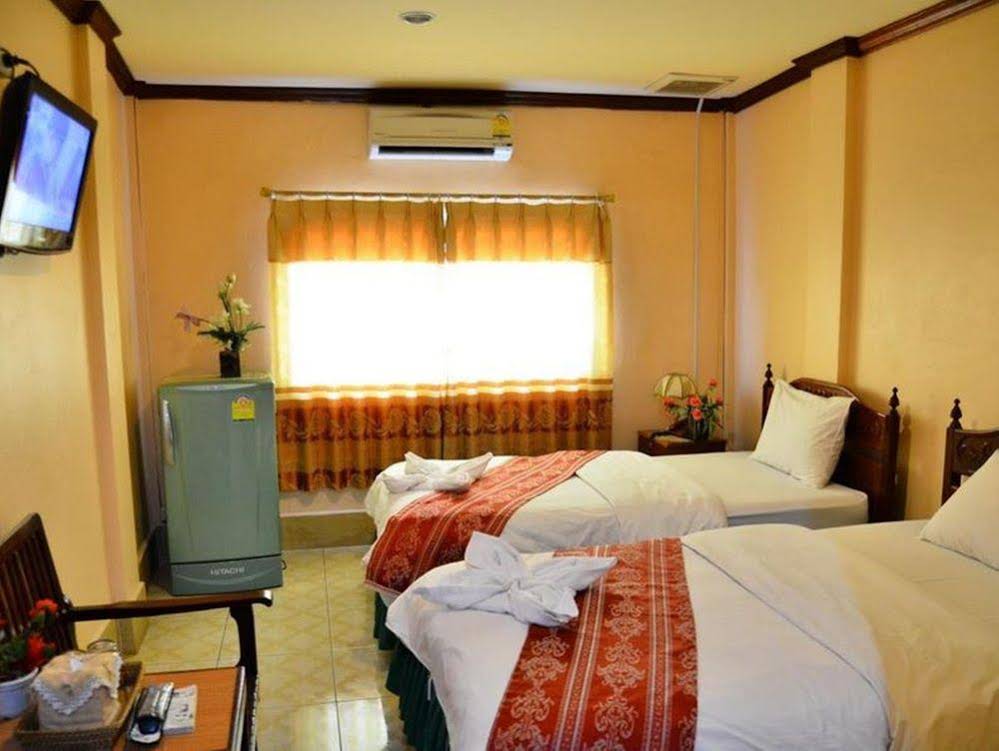 Nakhonesack Hotel 3