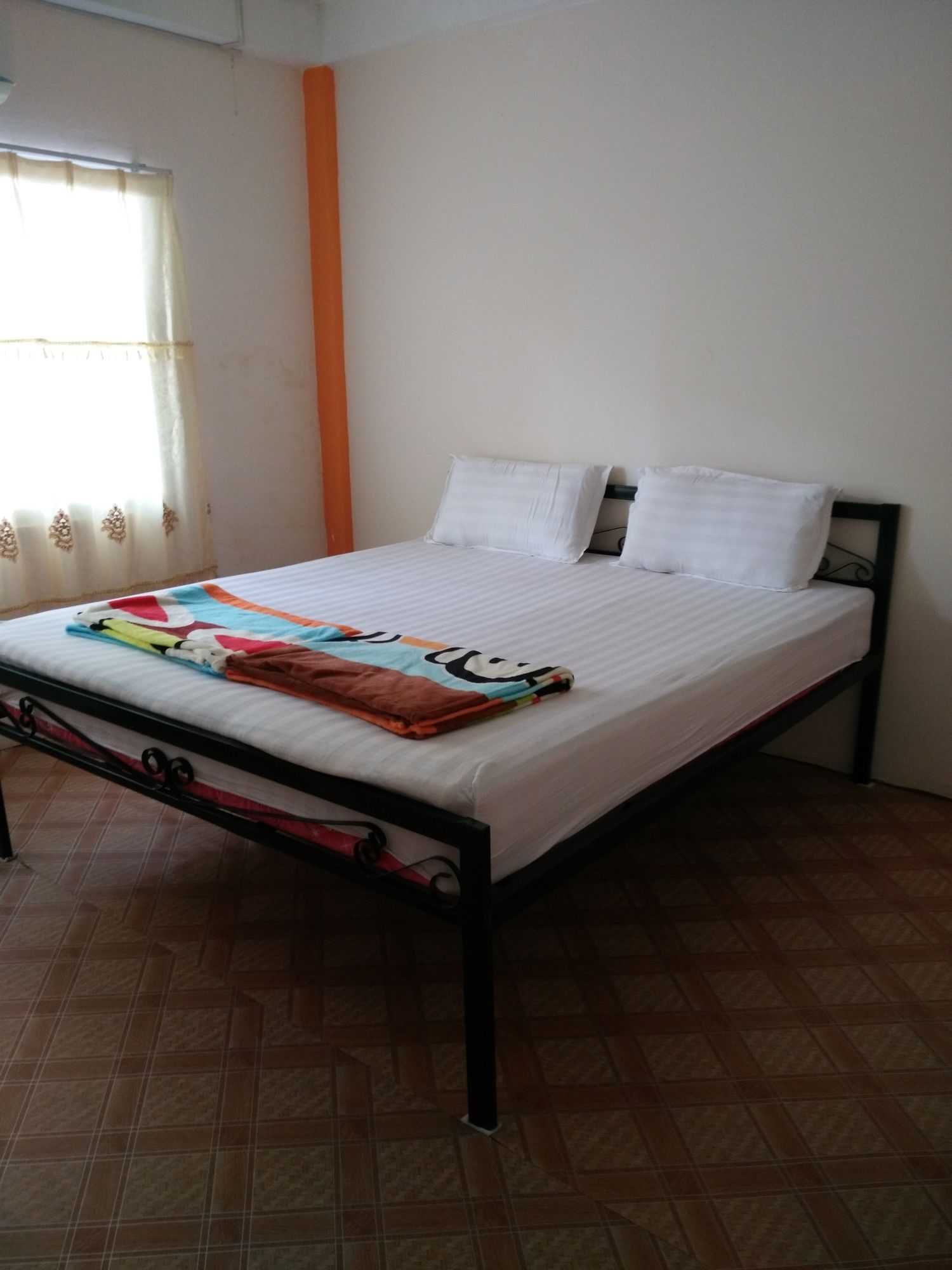 Orange Backpacker Hostel
