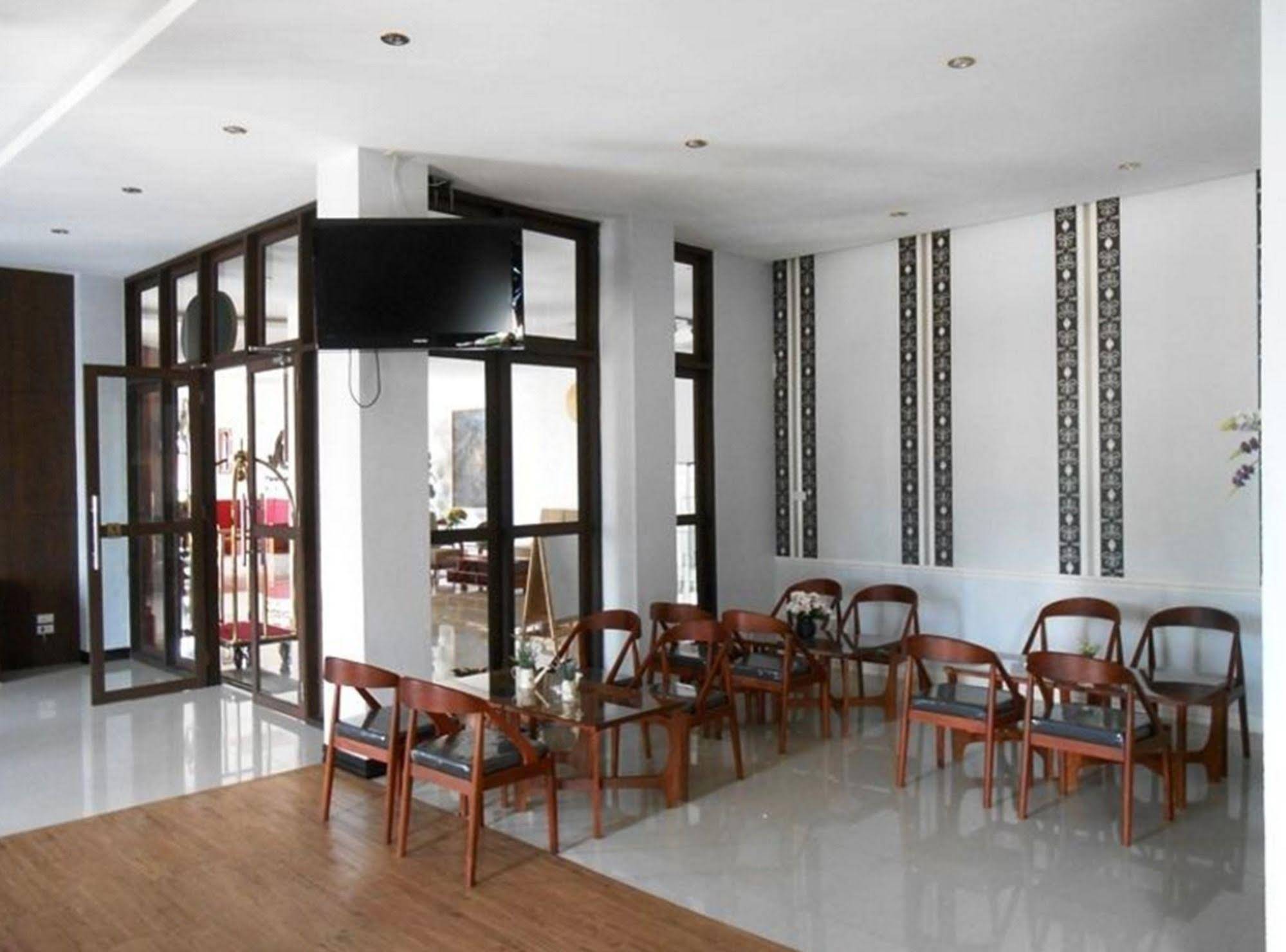 Phonethip Plaza Hotel