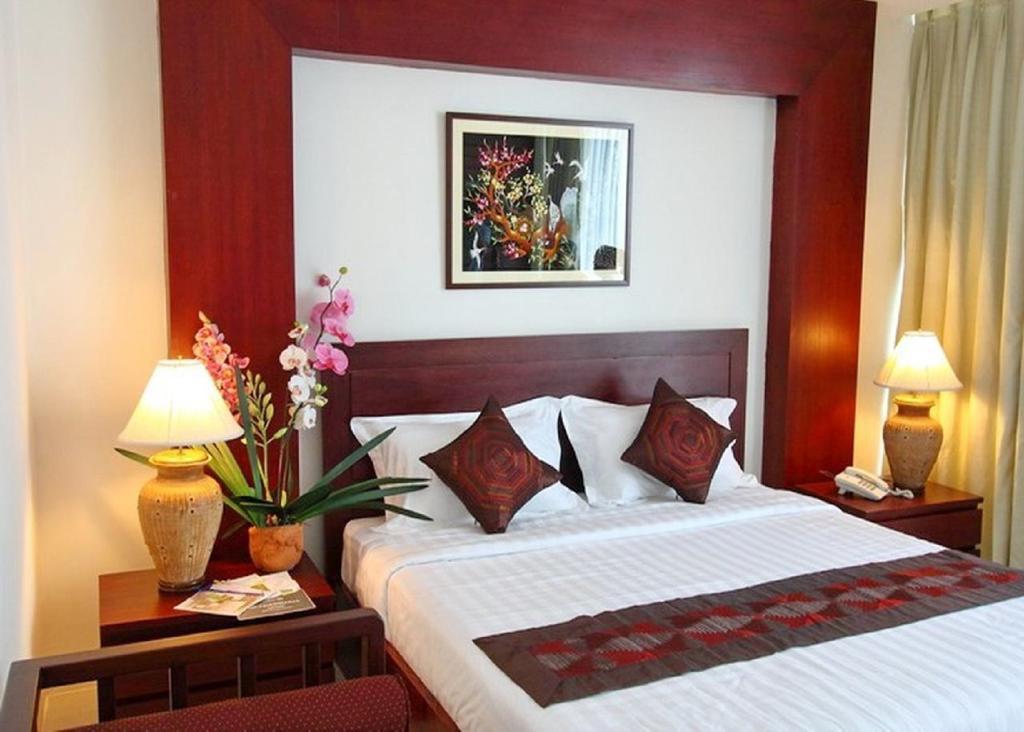 Sabaidee at Lao Hotel