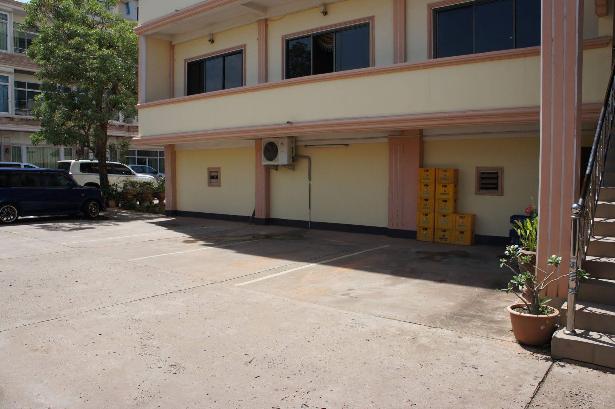 Sisavath Hotel