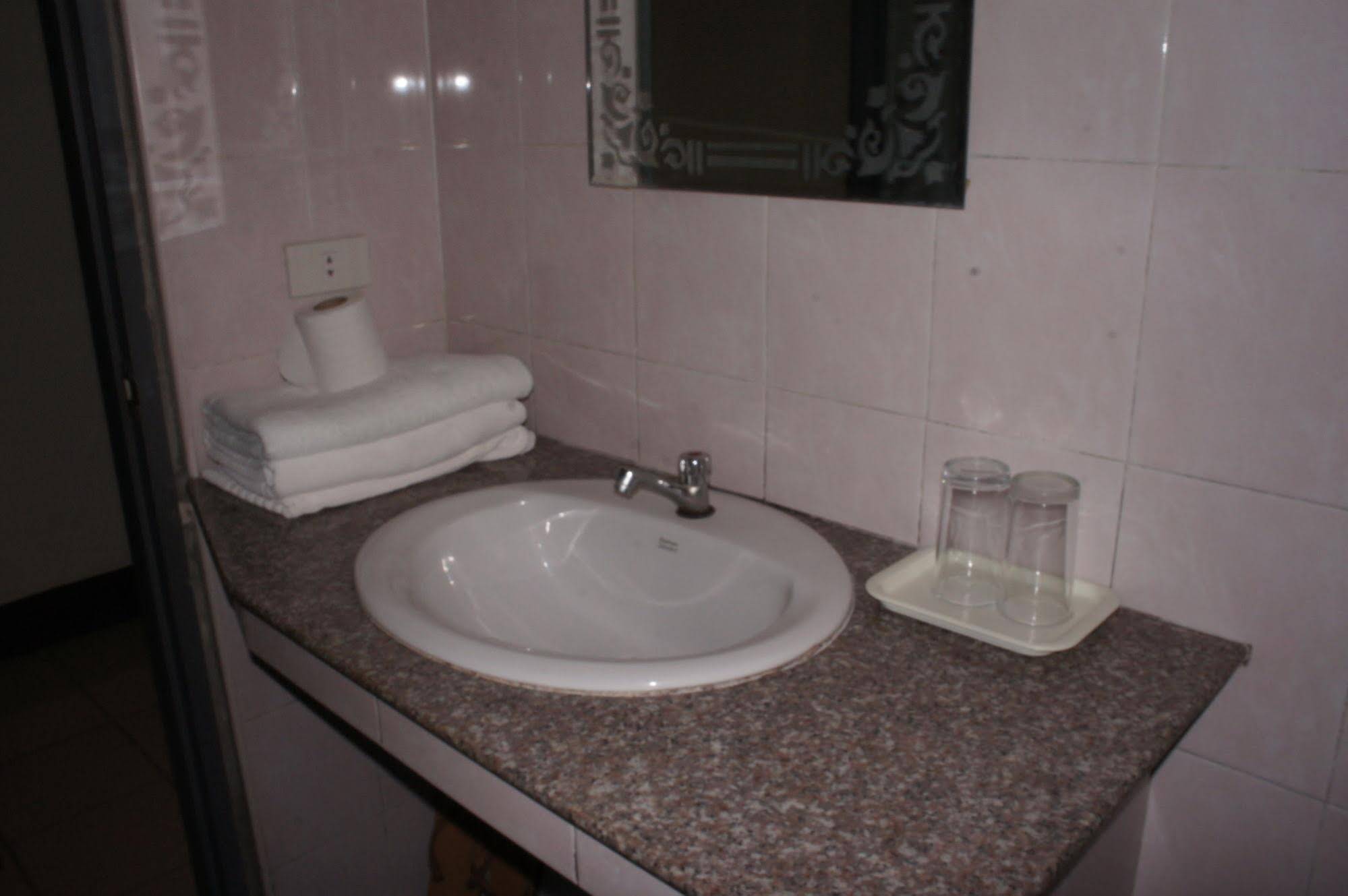 Sisavath Hotel