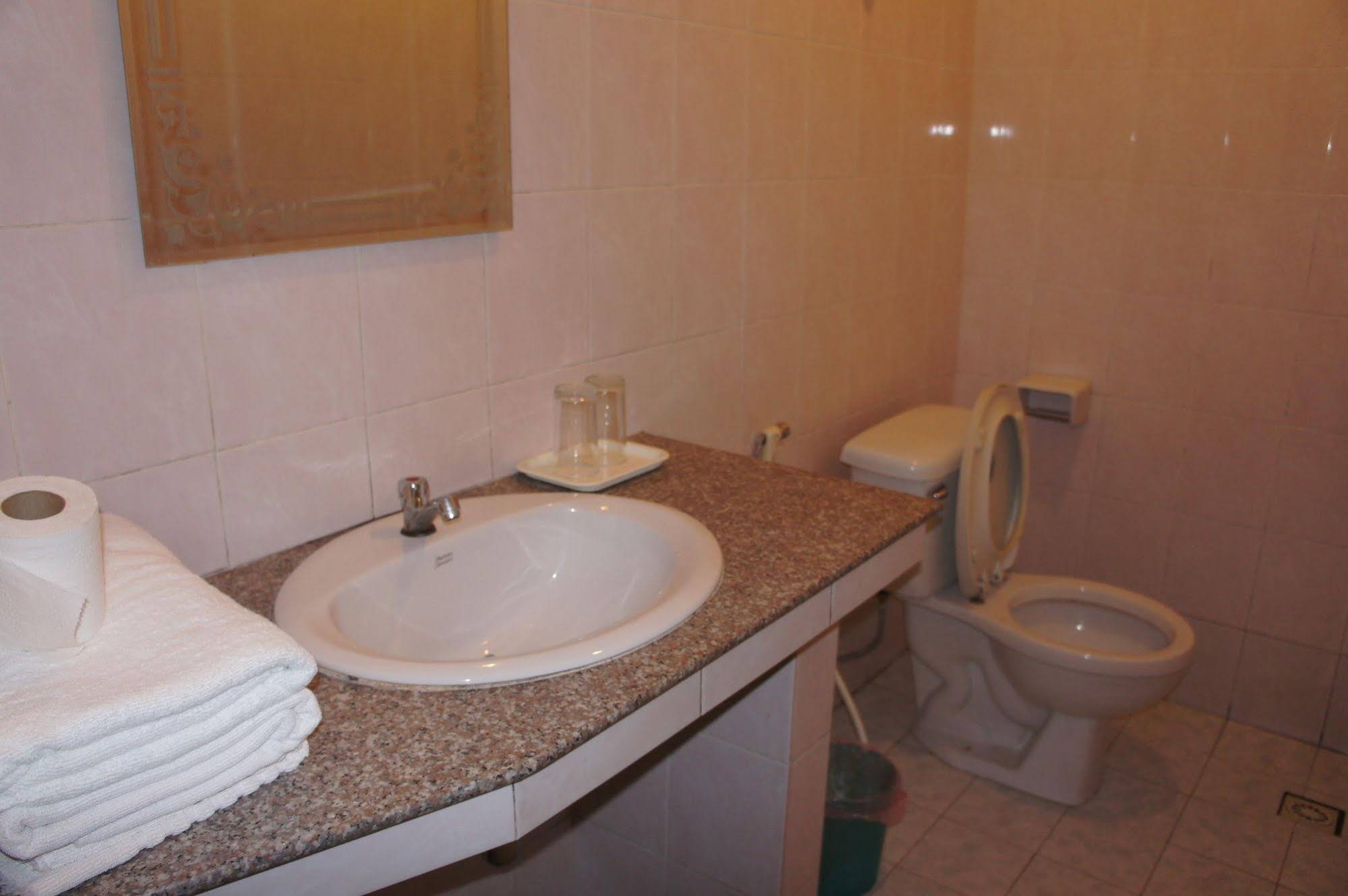 Sisavath Hotel