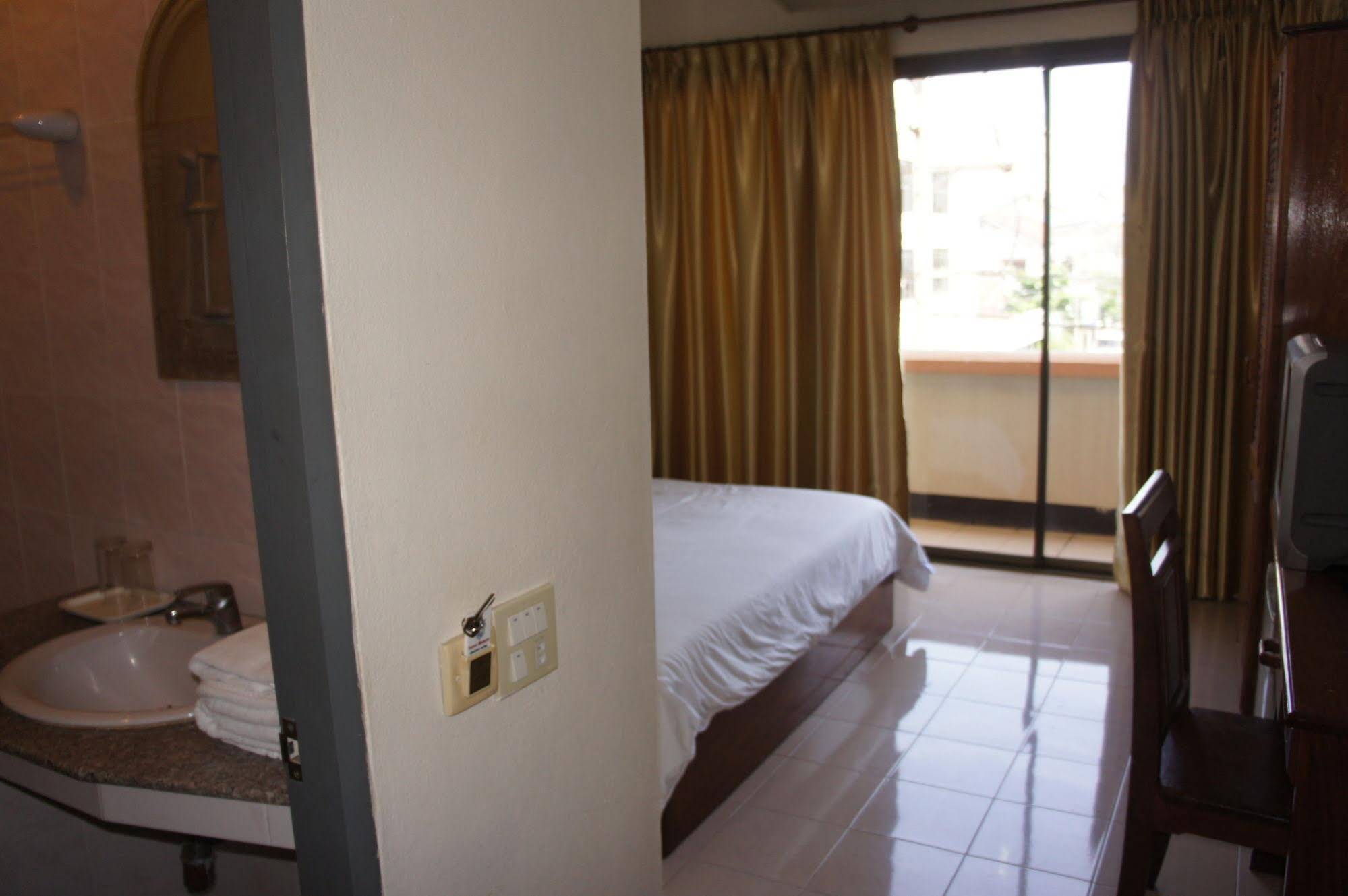 Sisavath Hotel