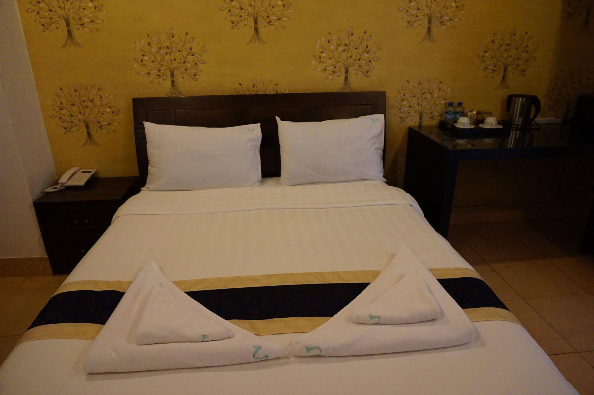 Lucky City Hotel