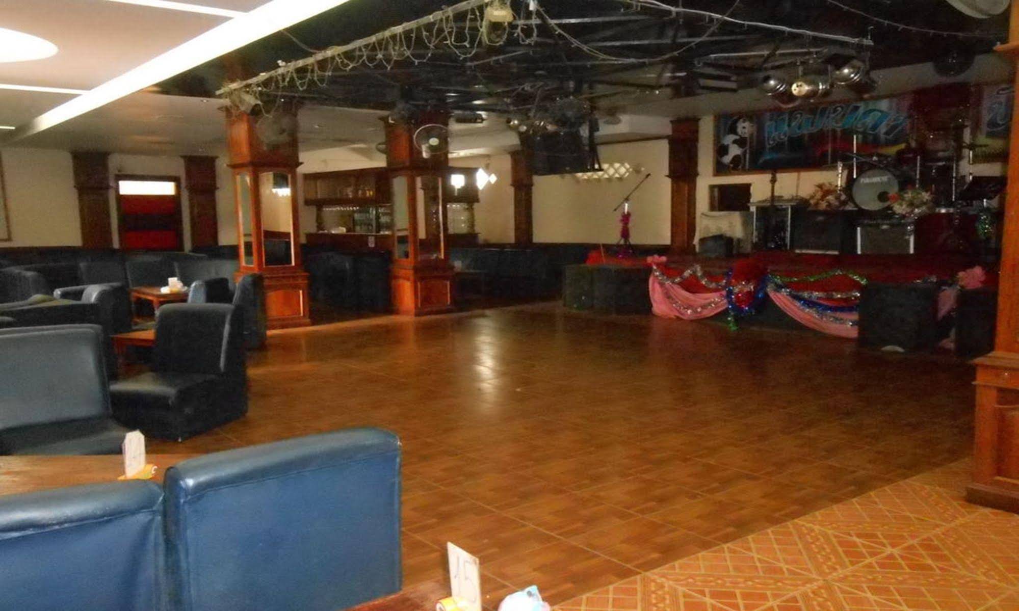 Vanhmaly Hotel