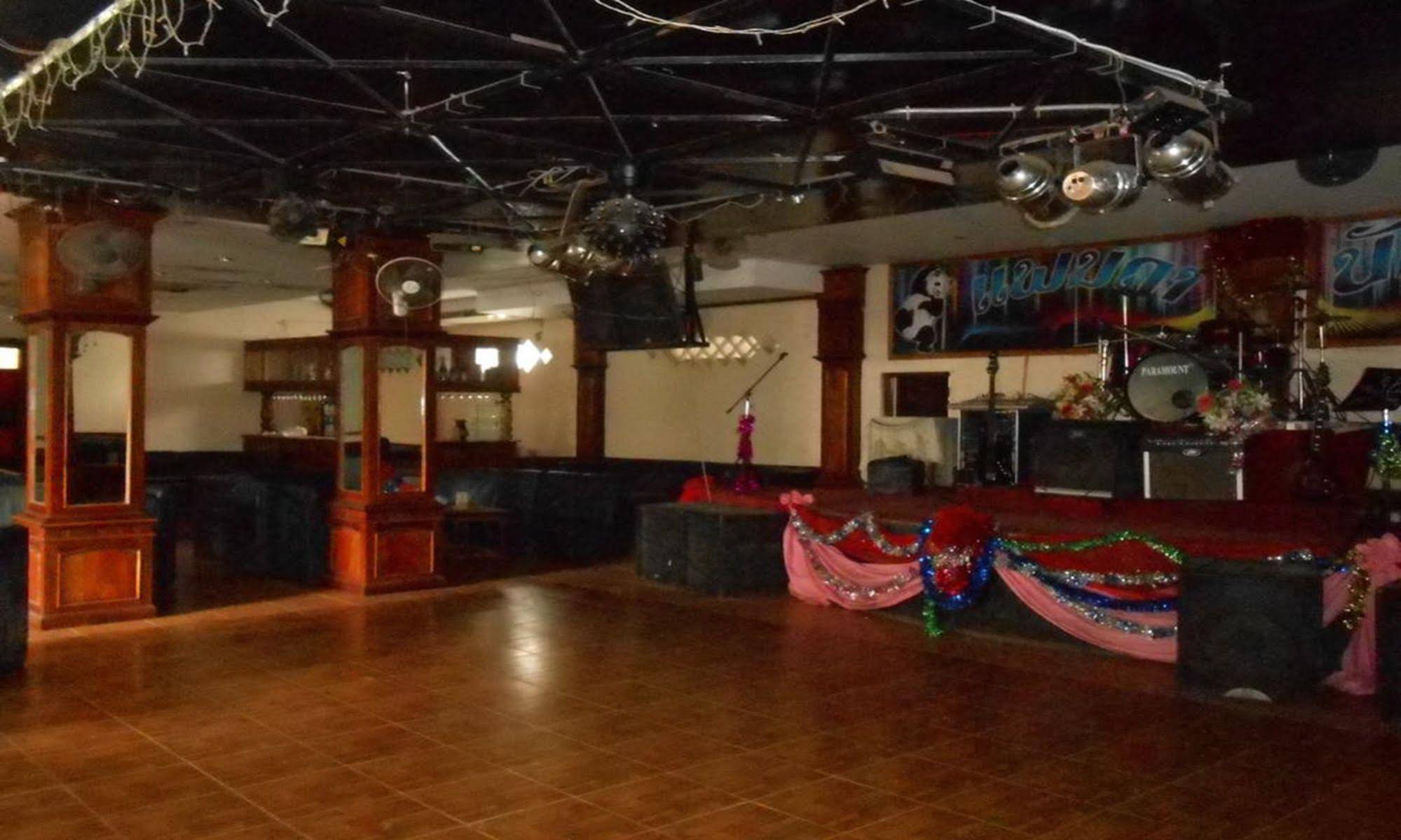 Vanhmaly Hotel