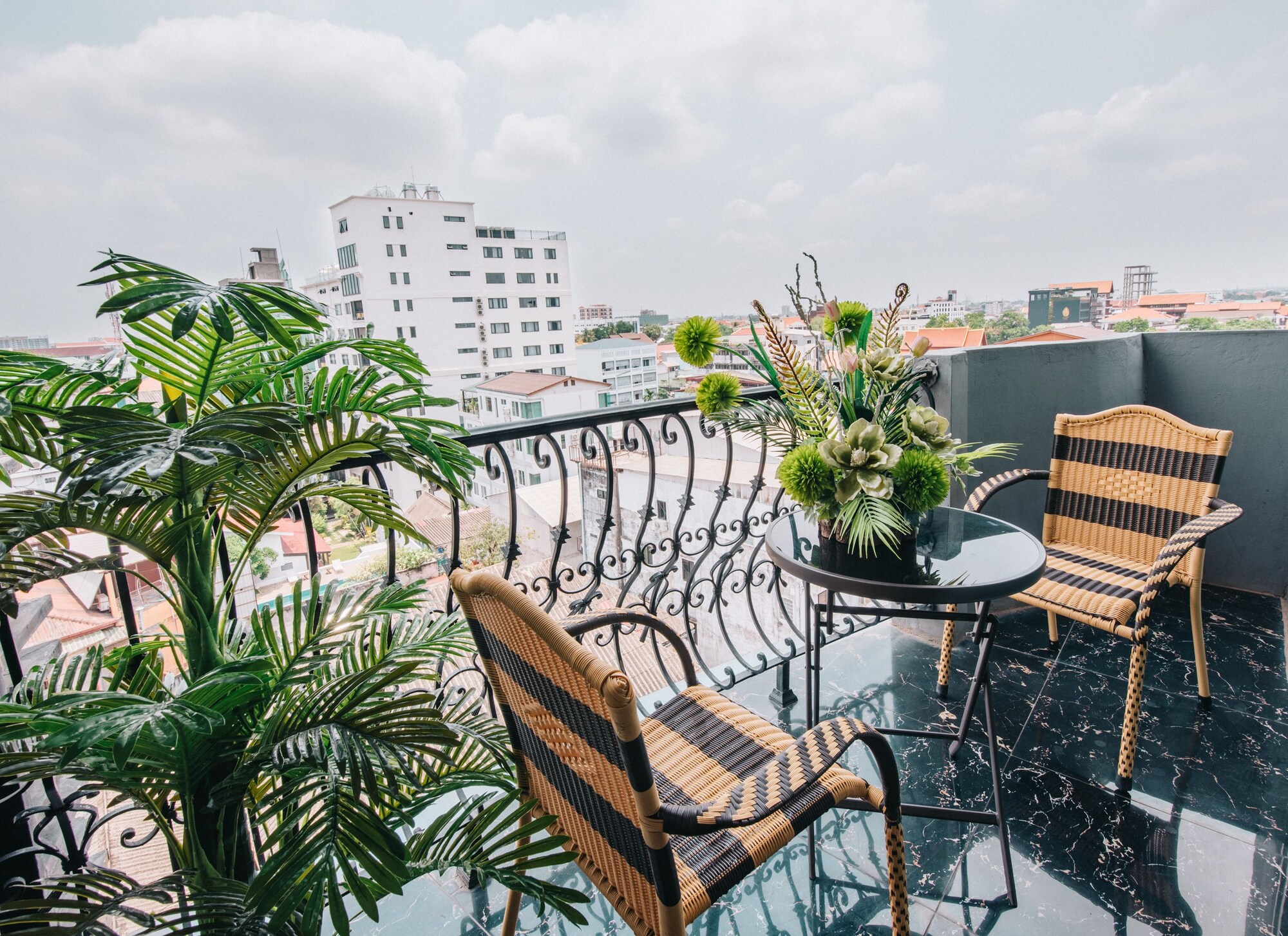V Hotel