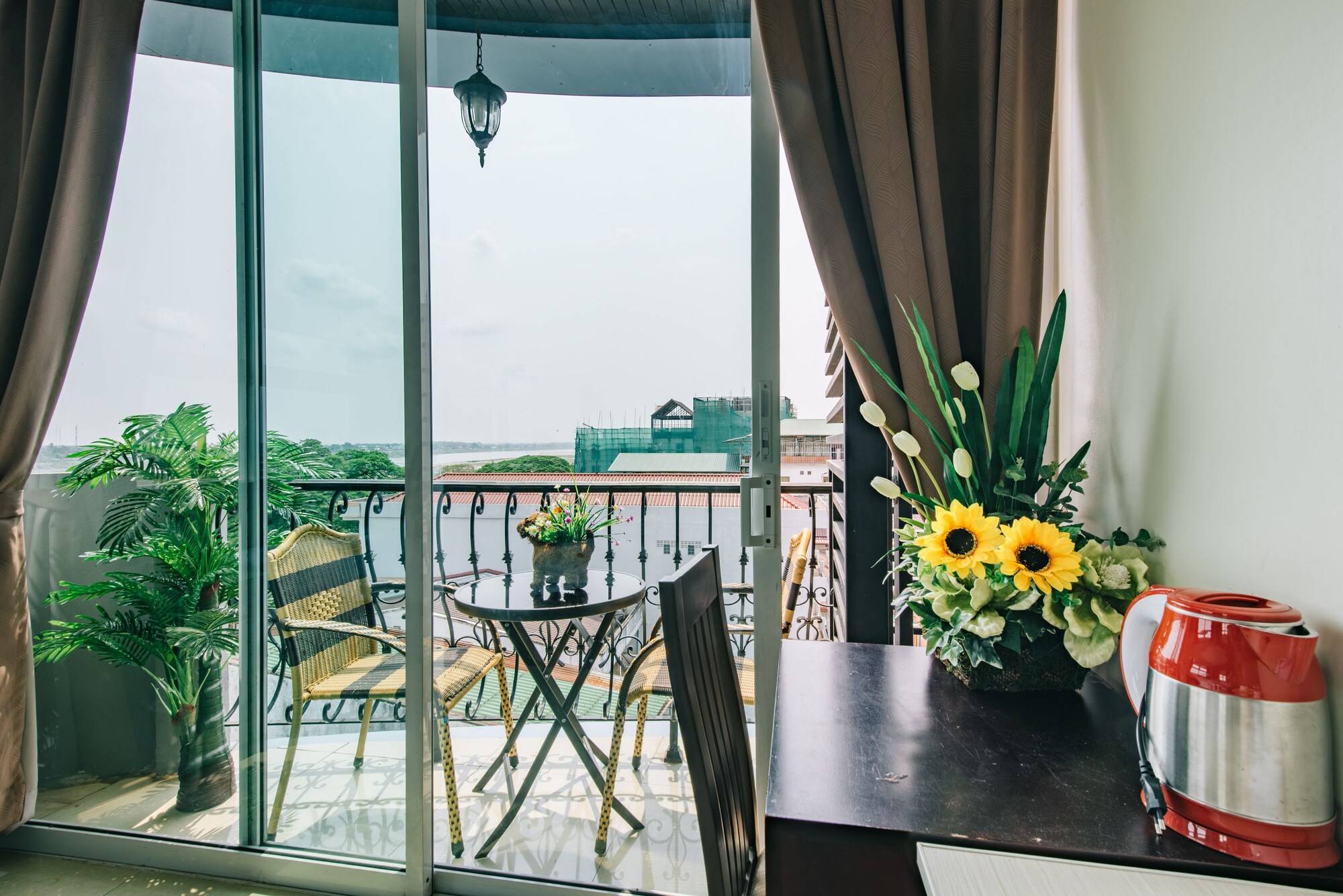 V Hotel