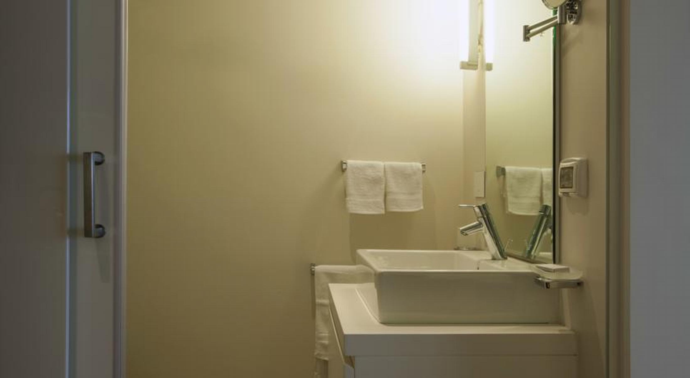 1866 Court & Suites Hotel