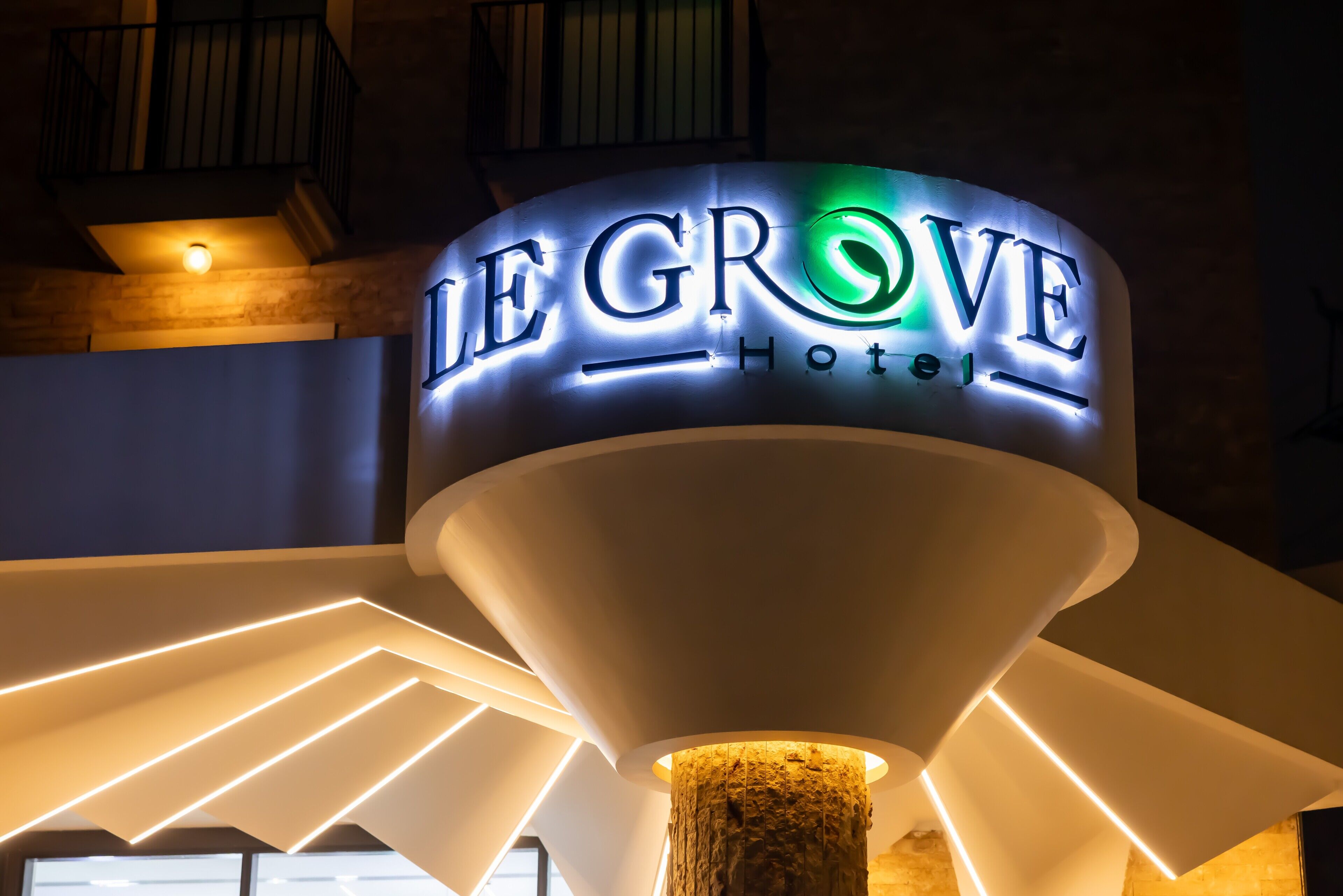 Le Grove Hotel