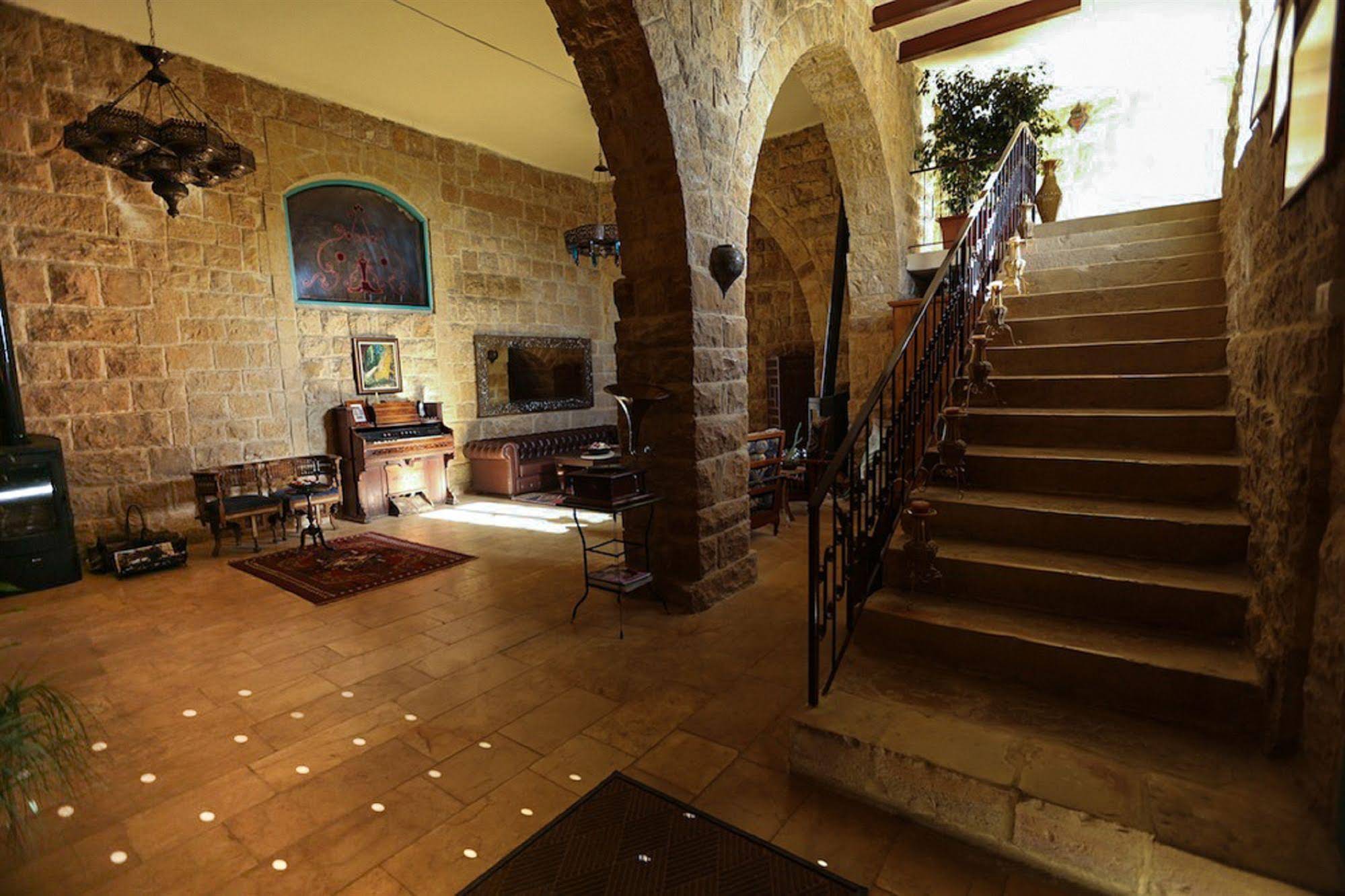Deir Al Oumara Hotel