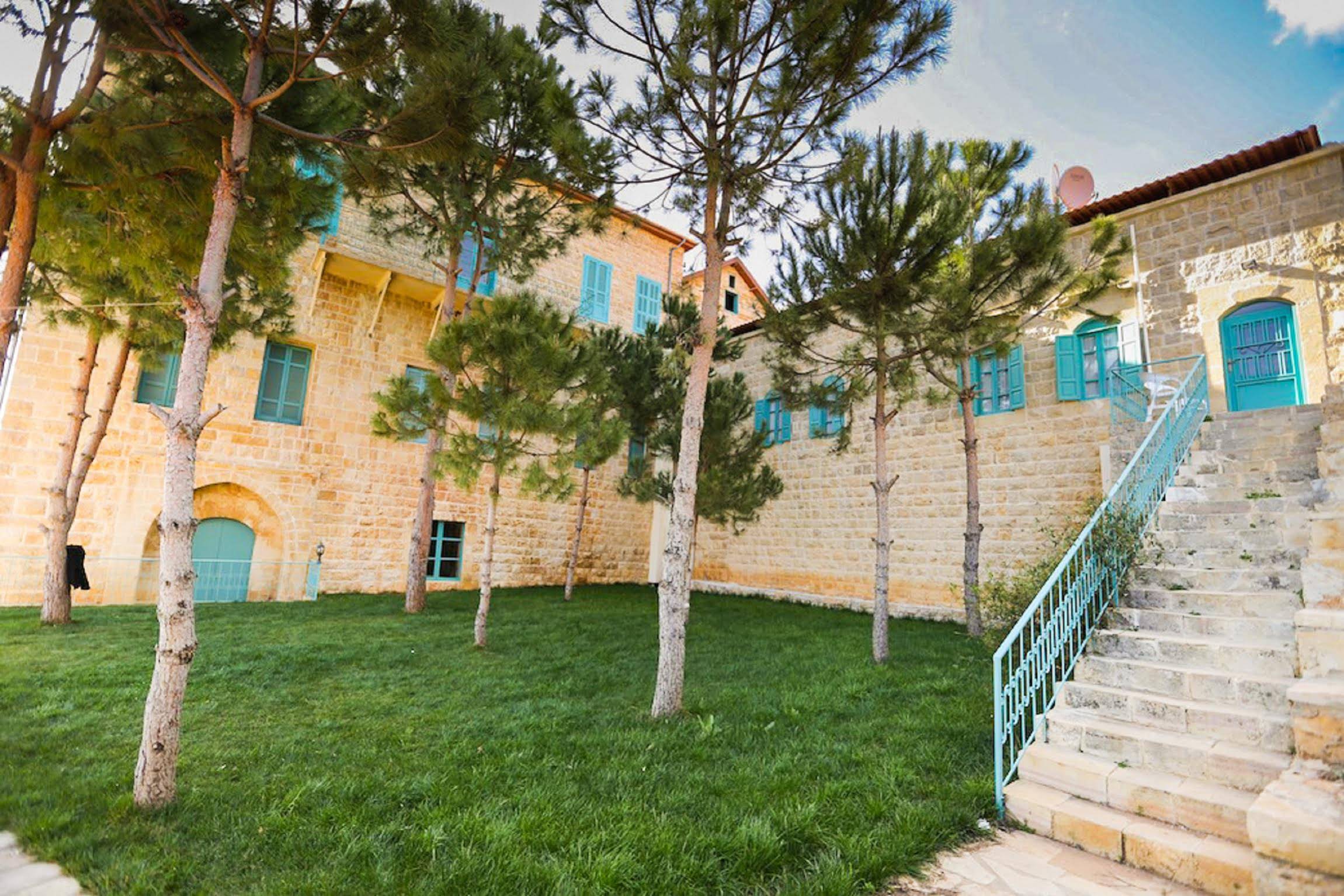 Deir Al Oumara Hotel