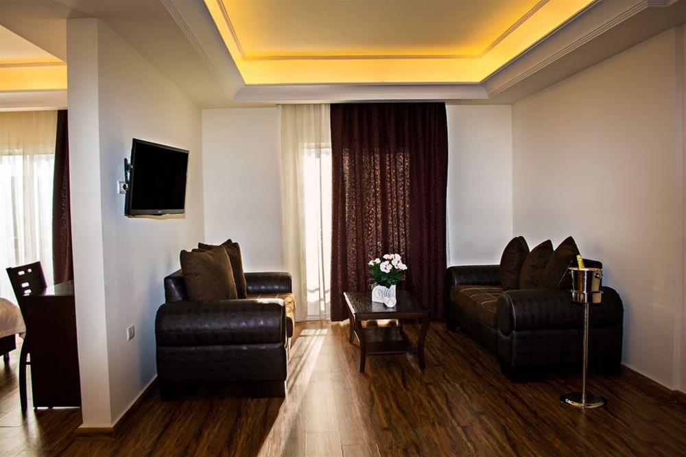 Al Murjan Palace Hotel