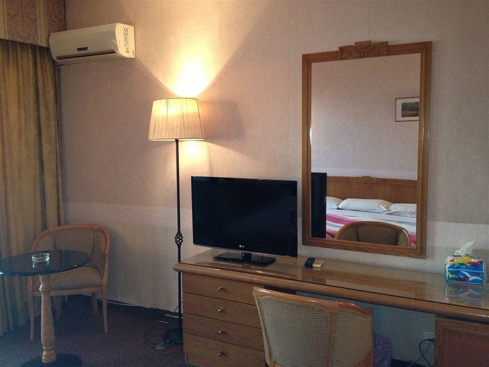 Aquarium Hotel & Resort