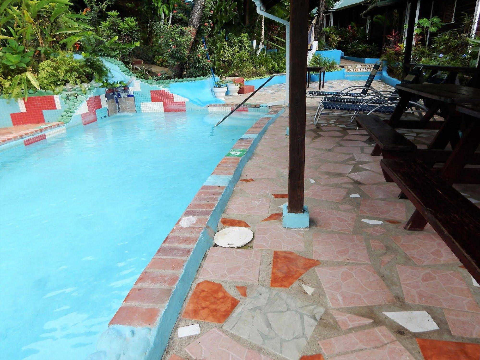 JJ's Paradise Hotel