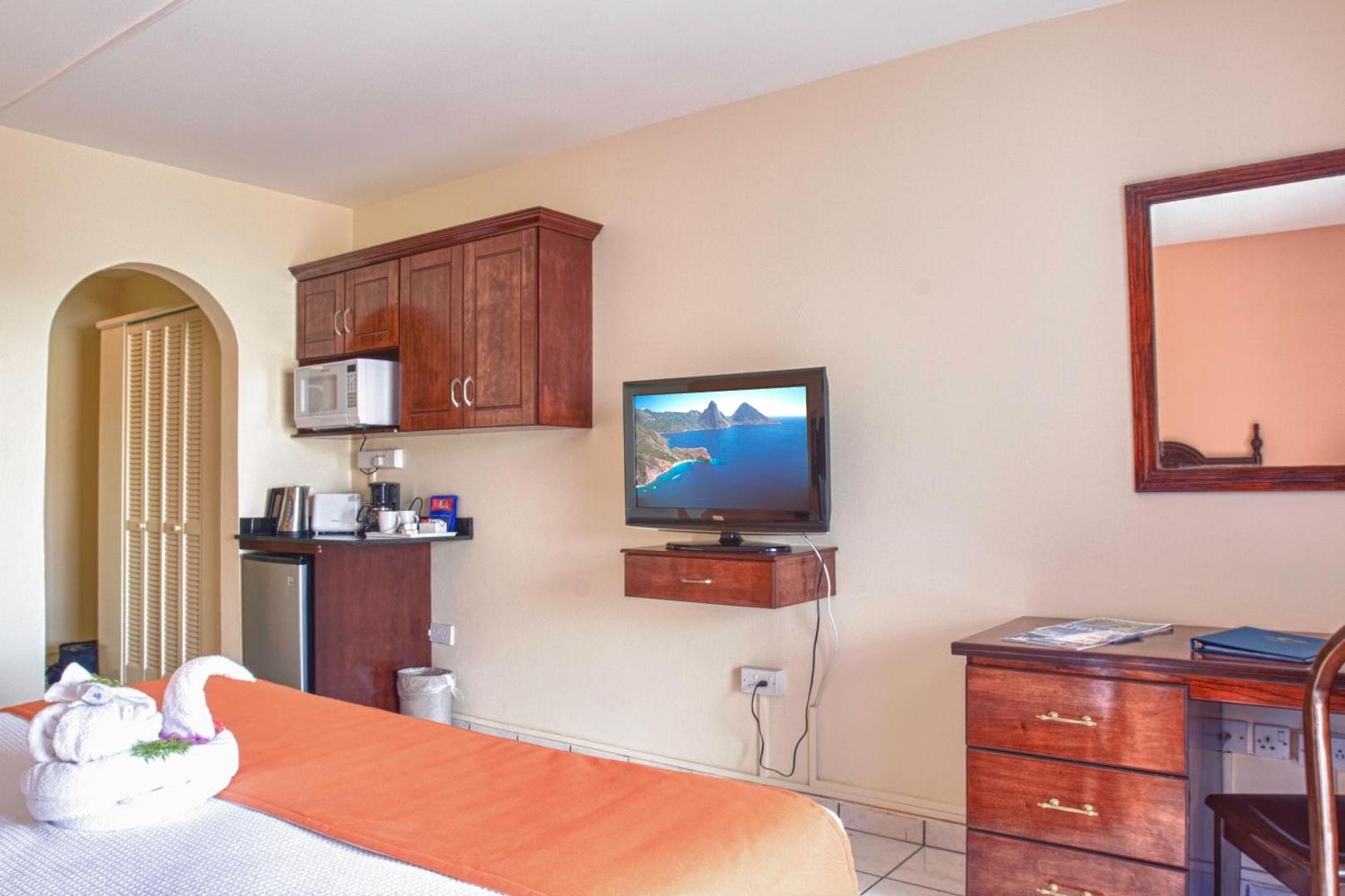 Bay Gardens Inn