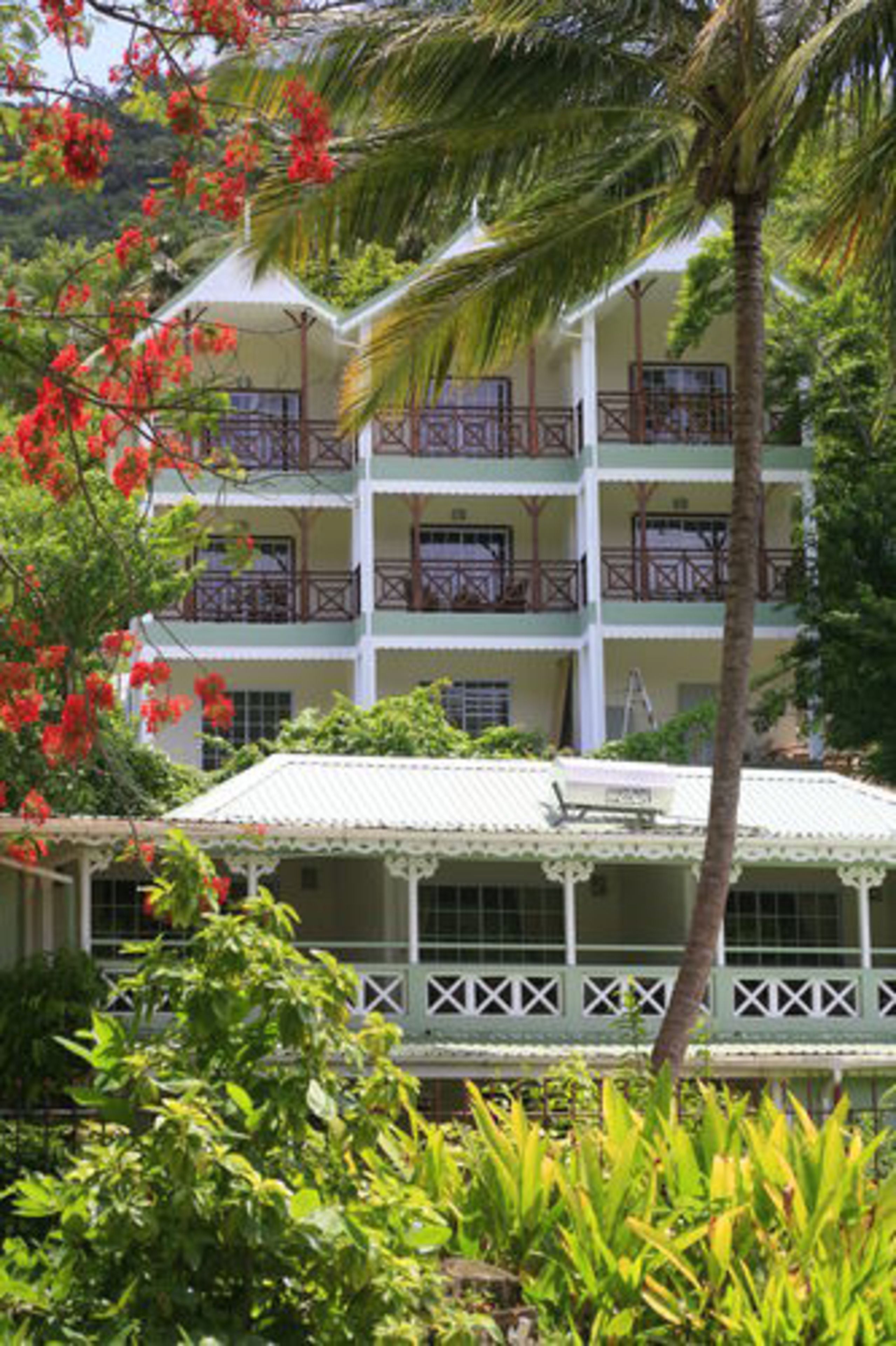 Marigot Beach Club Hotel & Dive Resort