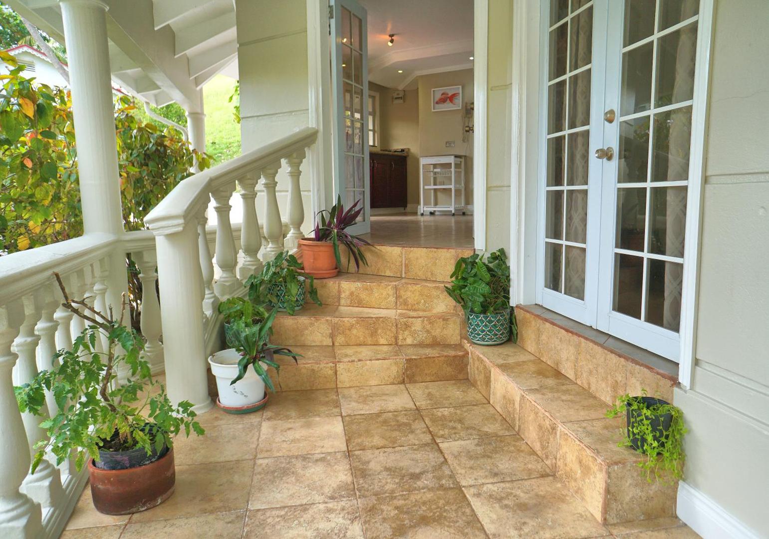 Marigot Beach Club Hotel & Dive Resort