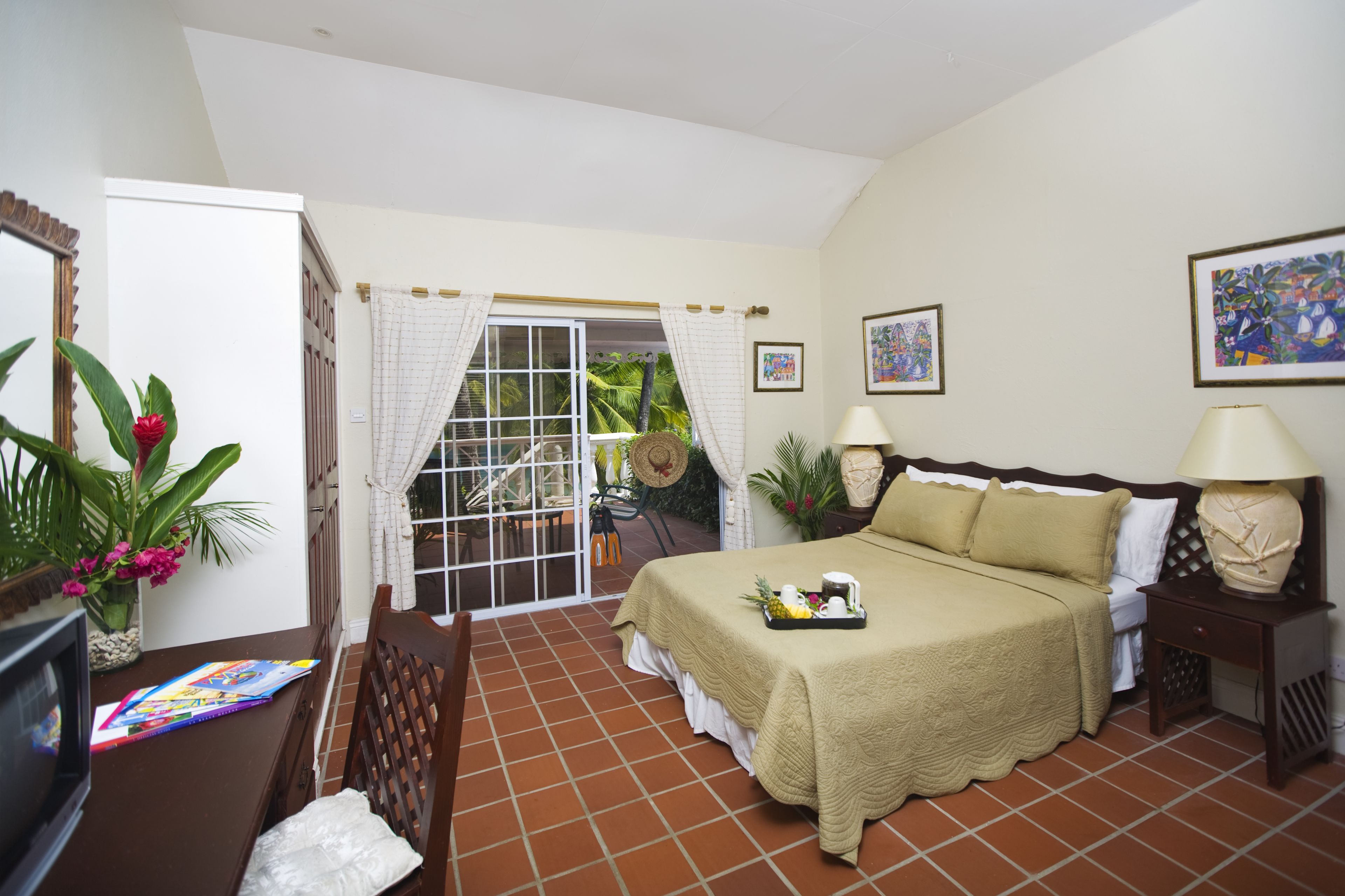 Marigot Beach Club Hotel & Dive Resort