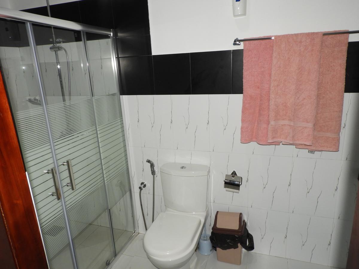Sira's Chalets And Tour Operator
