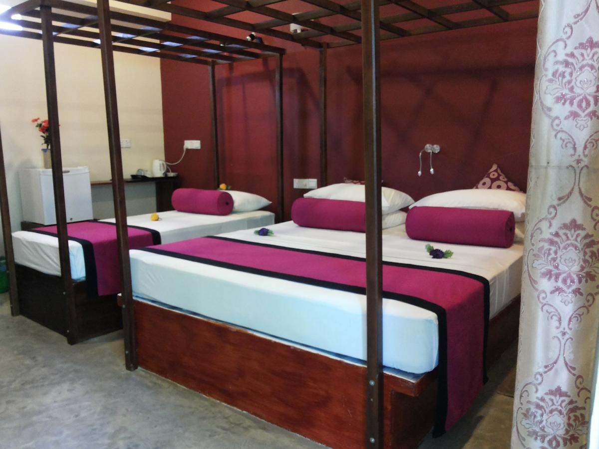 Sira's Chalets And Tour Operator