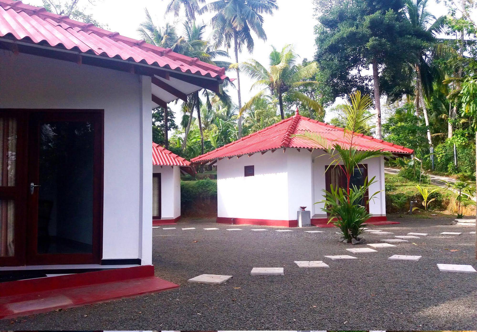 Lagoon Resort Goviyapana