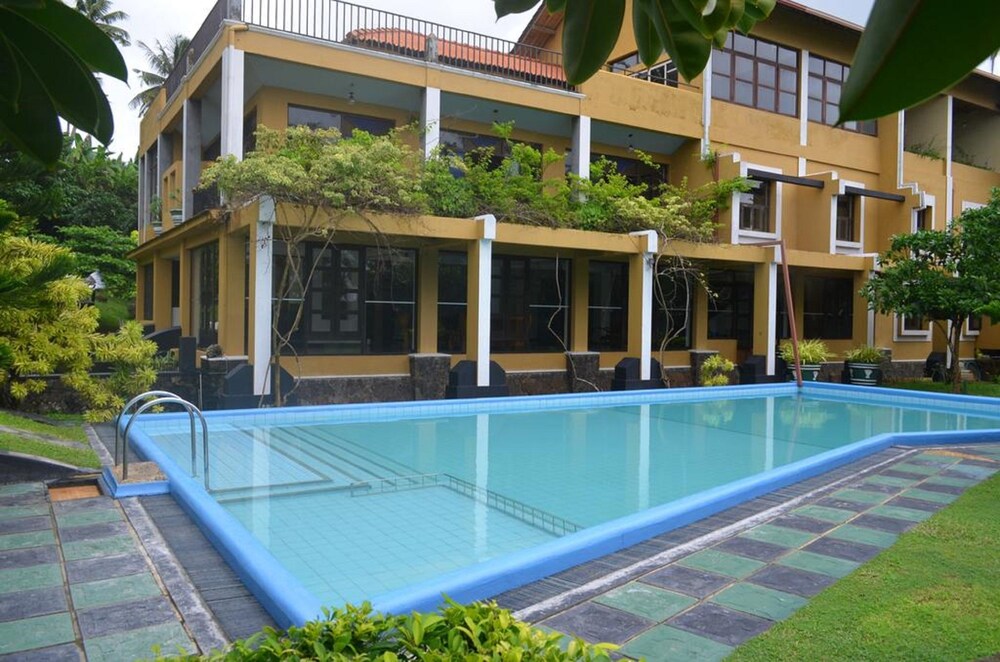 Ocean Dreams Hotel