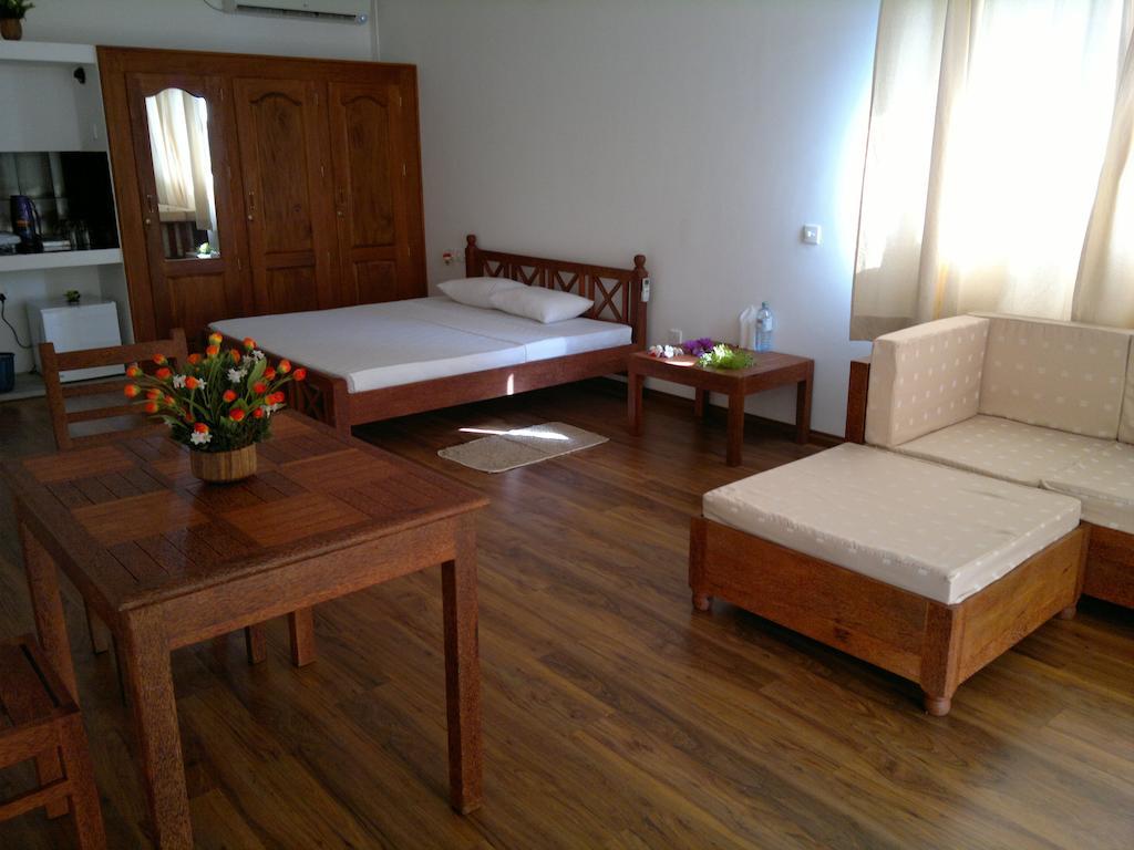 Thumbelina Apartments