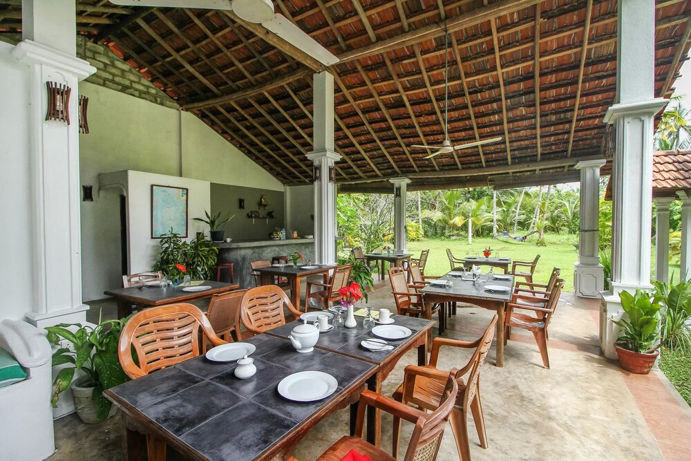 Sunnys Guest House by OYO Rooms