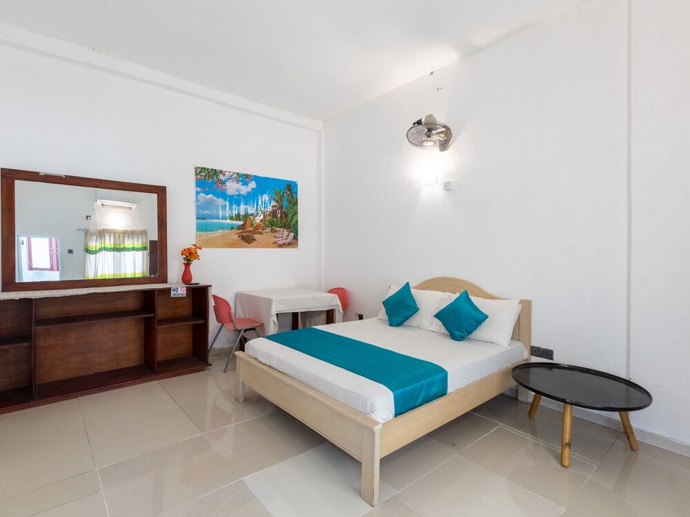 A4 Holiday Inn by Yoho