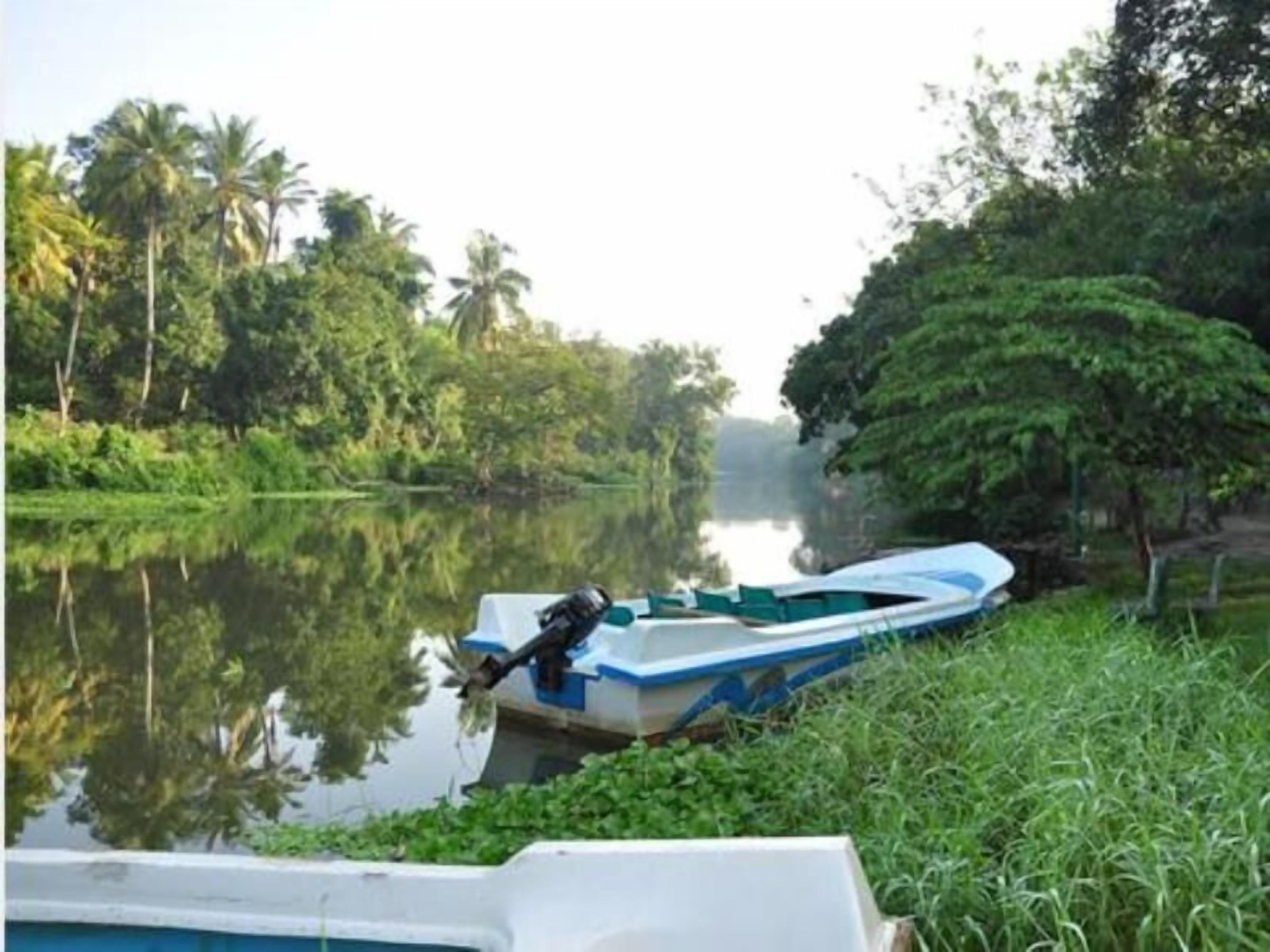 Hotel Water Garden In Anuradhapura