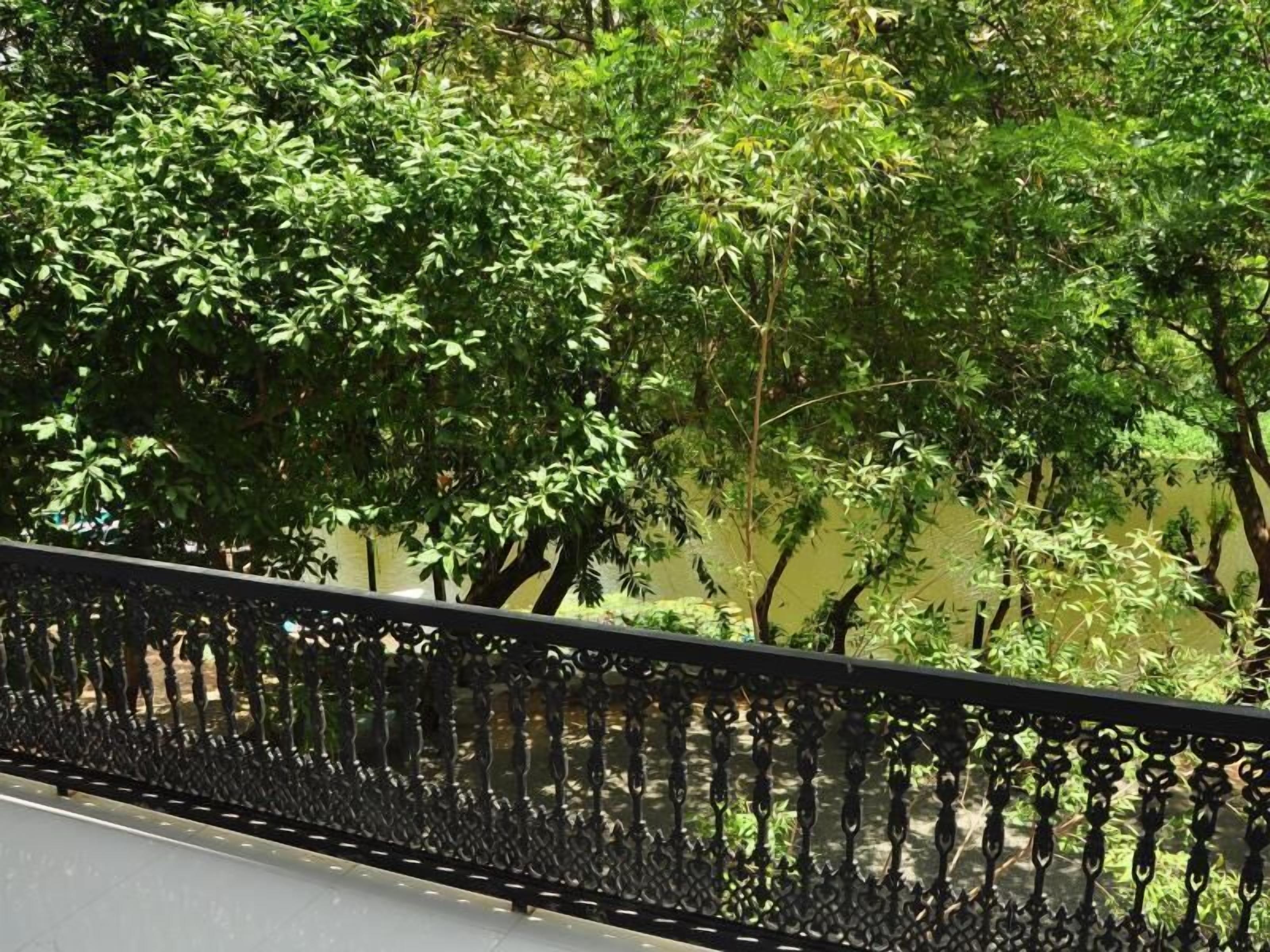Hotel Water Garden In Anuradhapura