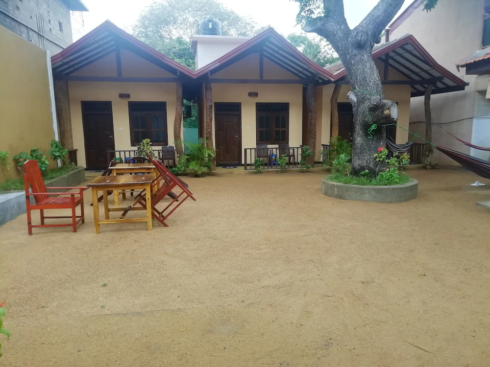 Surf & Relax Inn Arugambay