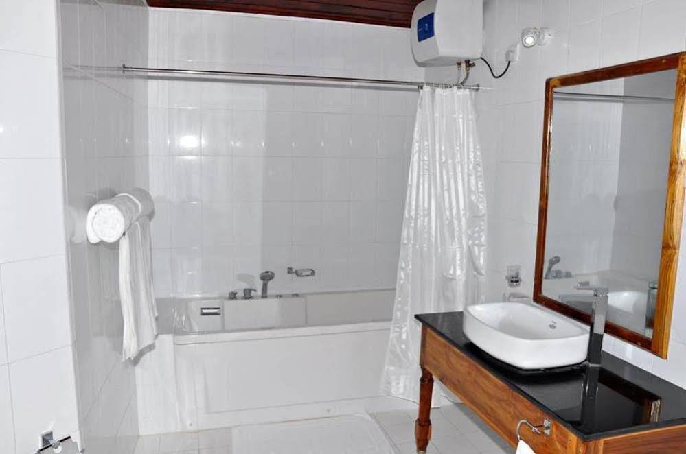 Naaval Hotel