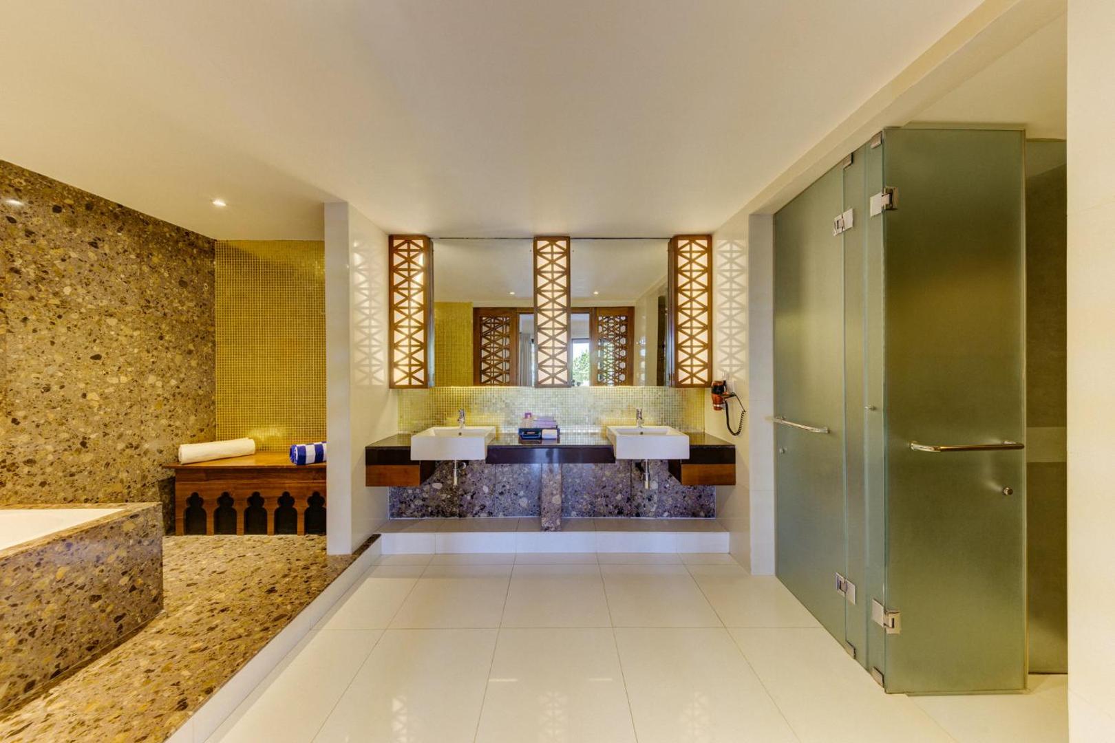 Cinnamon Bey Beruwala