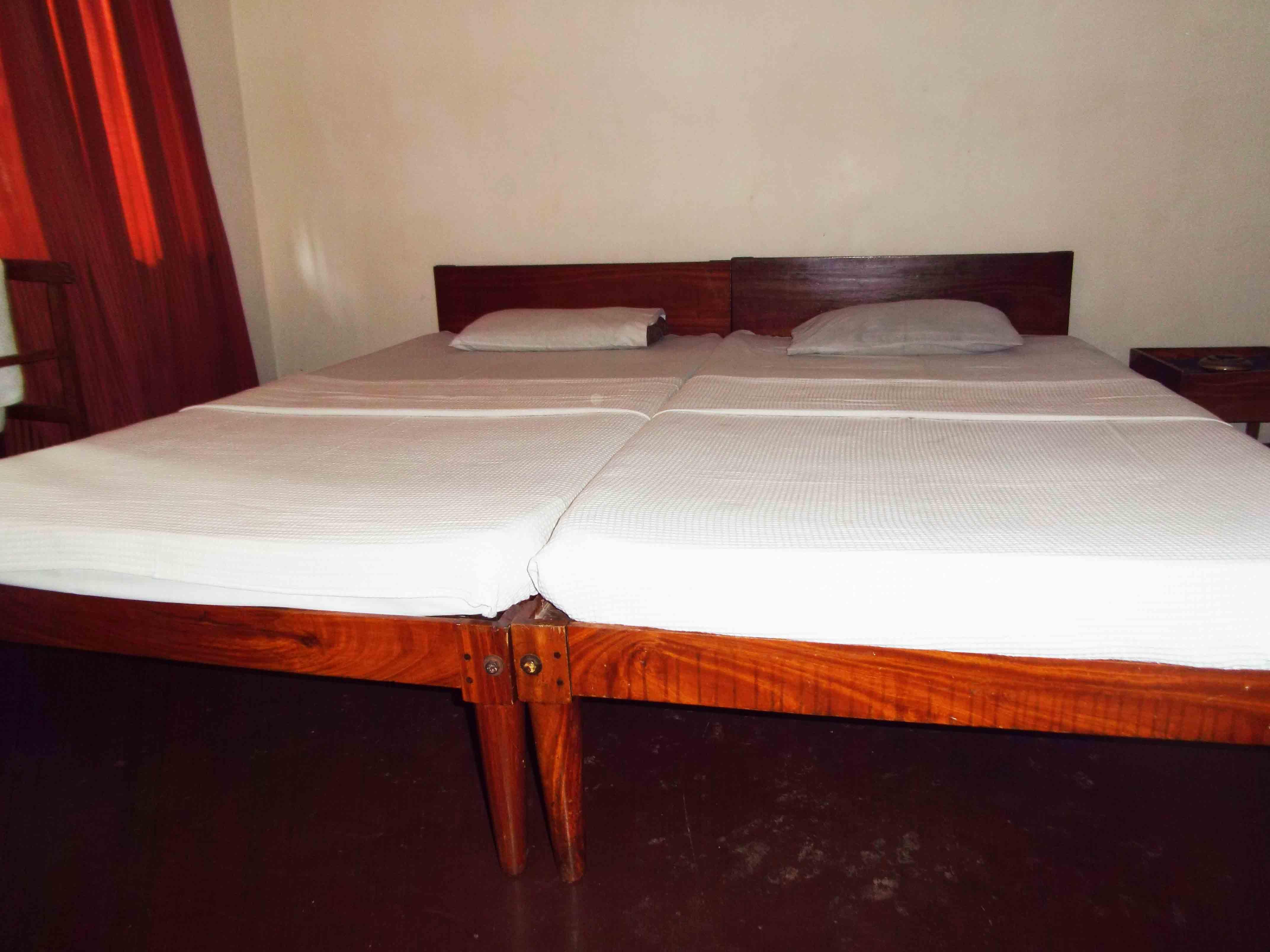Chanuka Tourist  Guest House Colombo