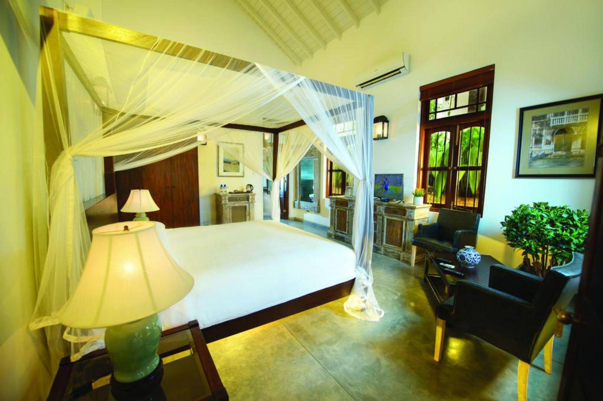 D Pavilion Inn