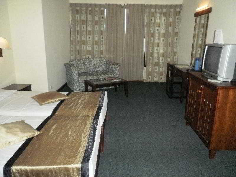 Hotel Janaki