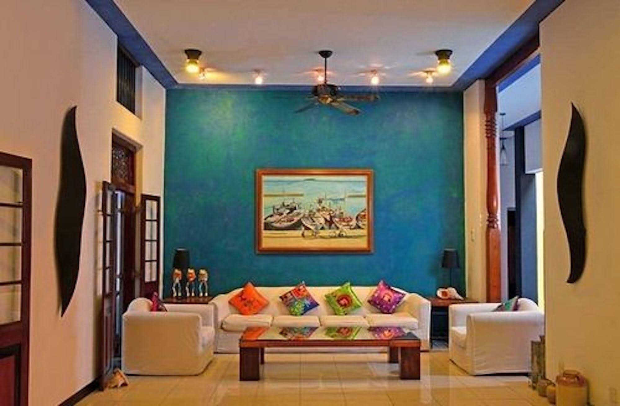 Villa Capers