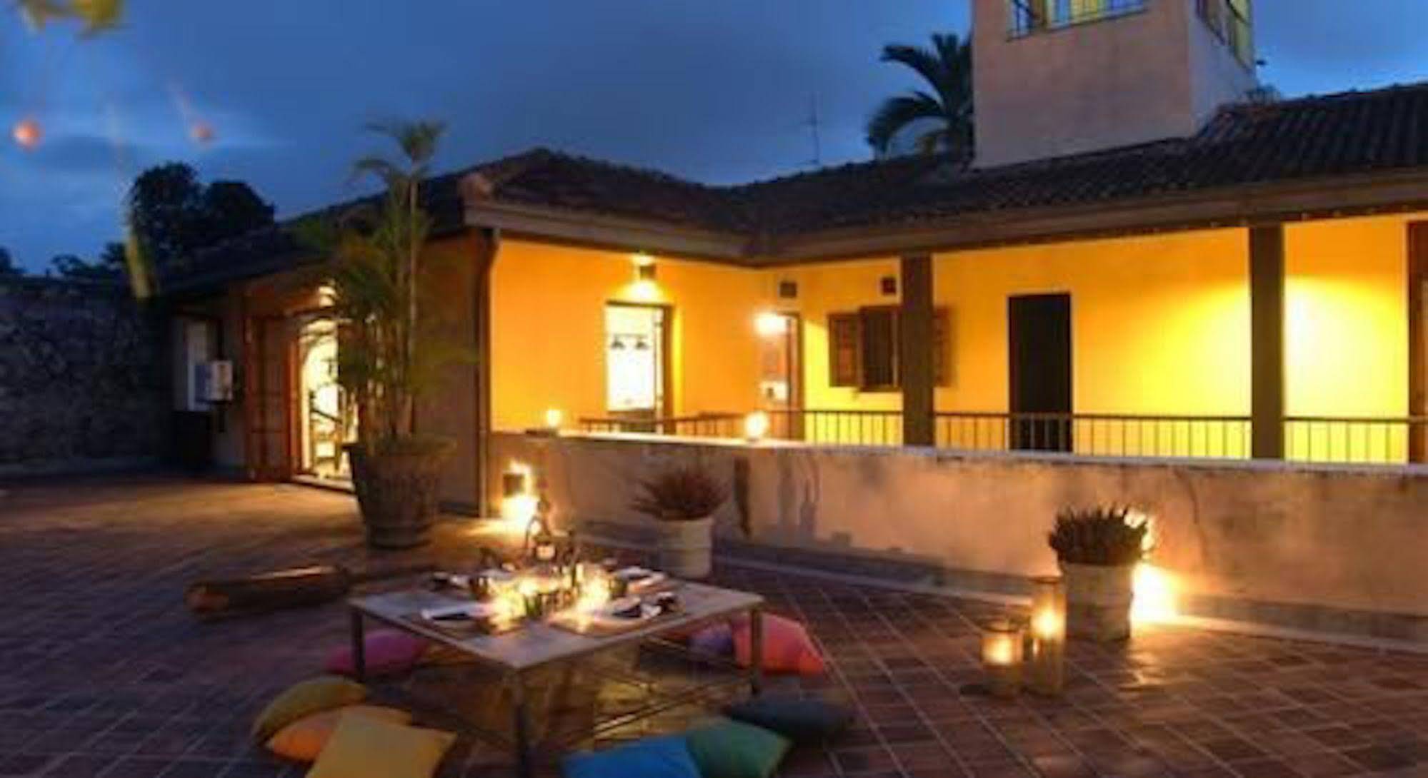 Villa Capers