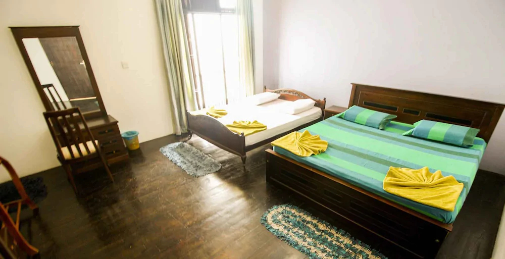Yoho Solid Hotel Borella
