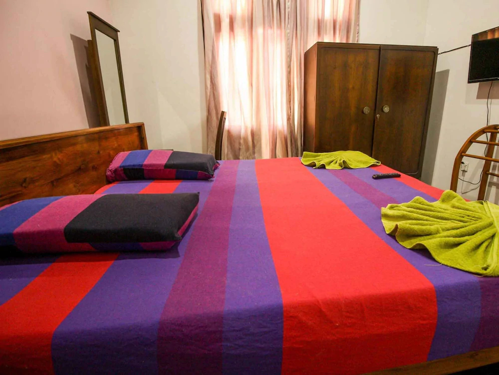 Yoho Solid Hotel Borella
