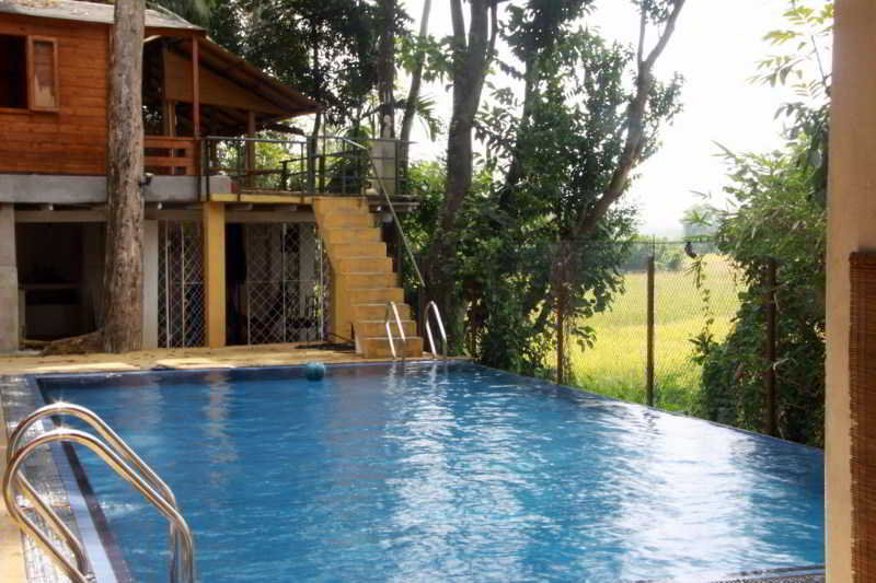 Zeppelin Eco Cabins