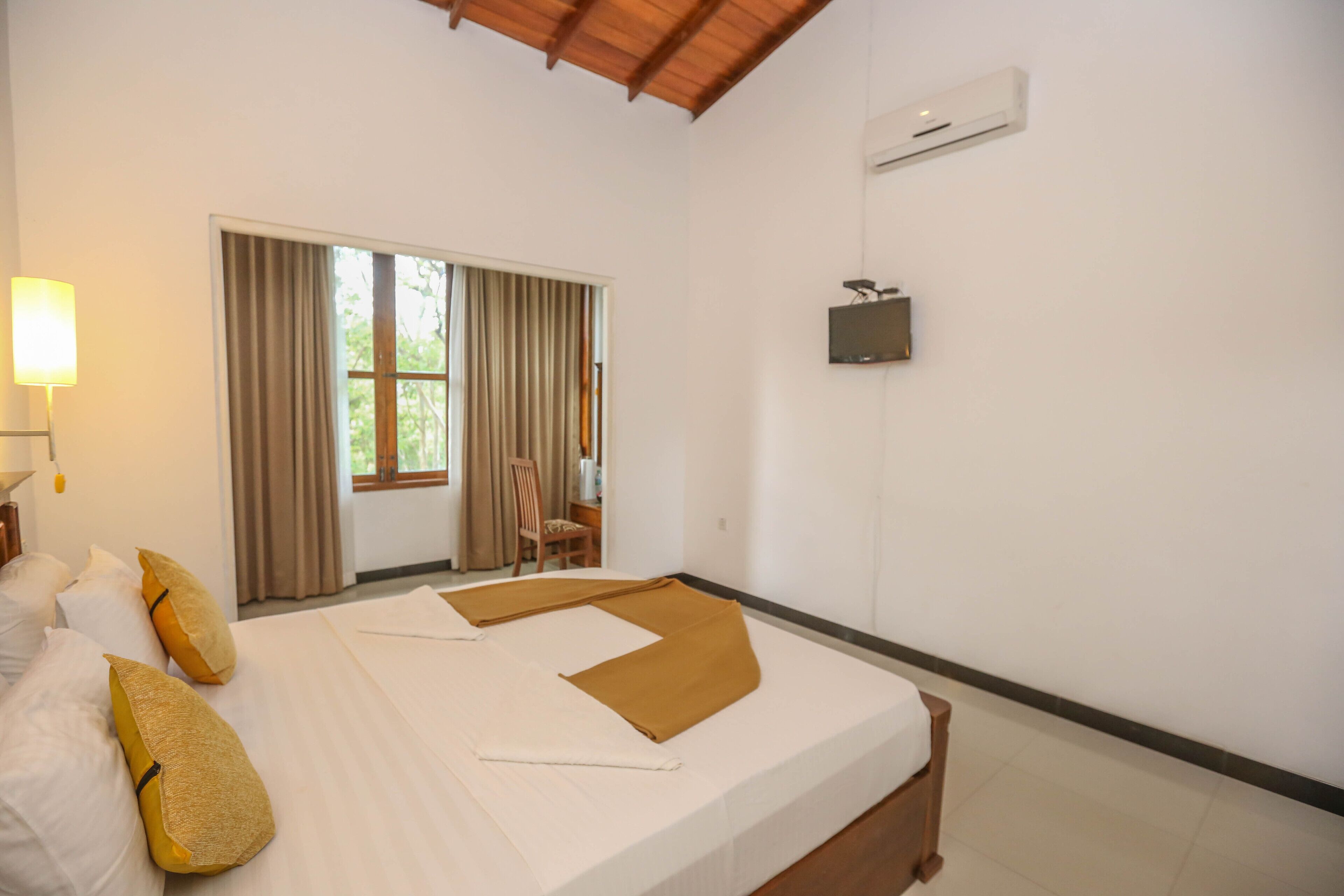 Grand Kalundawa Water Front Holiday Resort