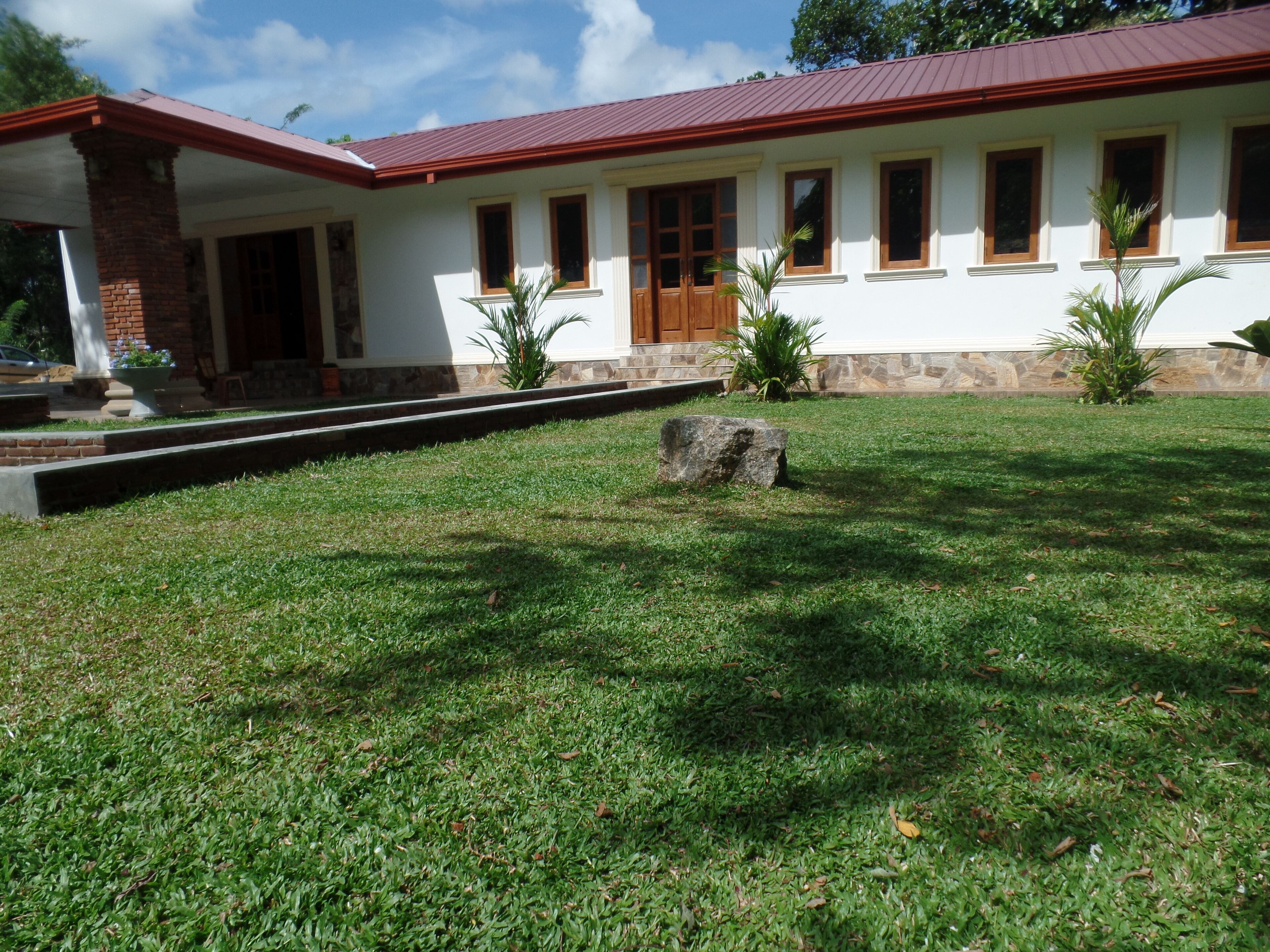 The Crown Hotel Dambulla